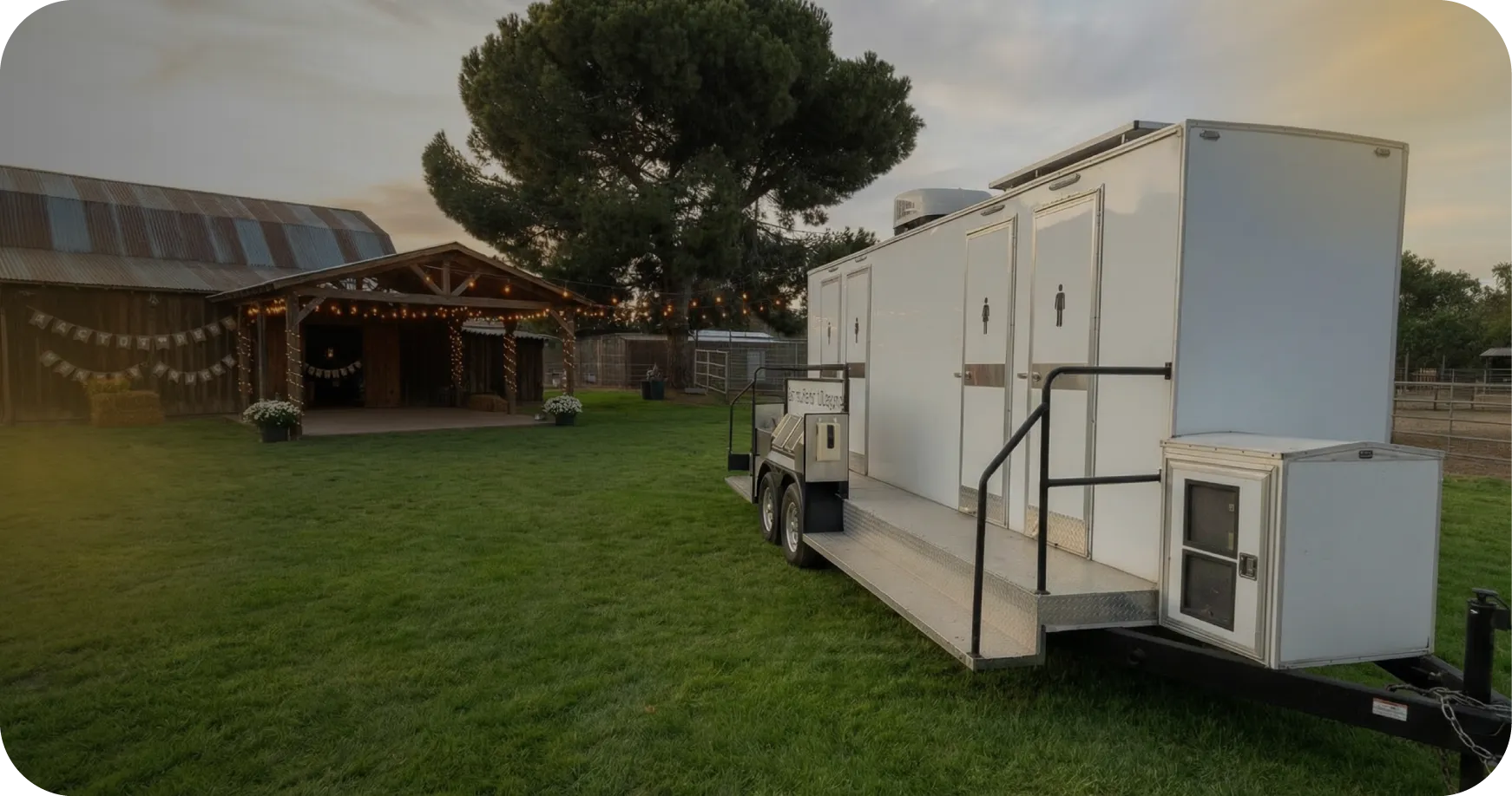 Premium restoom trailer