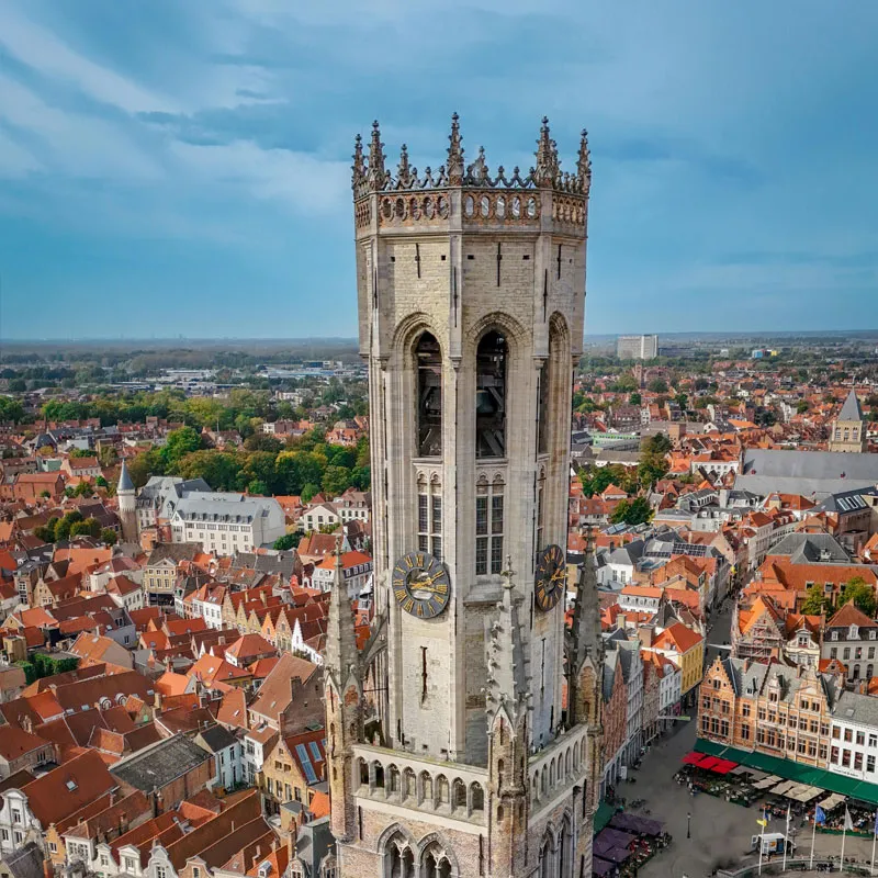 Organiseer je een feest of evenement in Brugge? Veluna Rentals verhuurt stijlvolle tenten en eventmateriaal voor trouwfeesten, tuinfeesten, bedrijfsevents en andere gelegenheden in Brugge en omgeving.