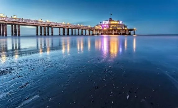 Vanuit onze thuisbasis in Blankenberge verzorgen we tenten en eventmateriaal voor trouwfeesten, tuinfeesten, bedrijfsevents en andere evenementen aan de kust.