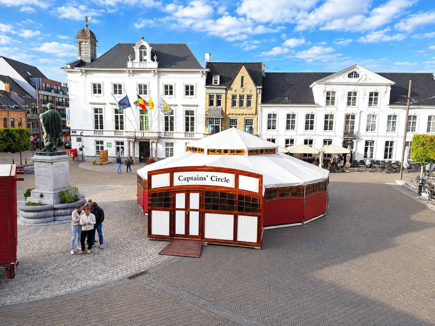 Voor de Radio 2 Dansathon in Zottegem, ten voordele van Kom op tegen Kanker, verzorgde Veluna Rentals een karaktervolle spiegeltent. Met haar authentieke uitstraling en unieke charme vormde de spiegeltent het ideale decor voor een hartverwarmend evenement vol muziek, verbondenheid en dansplezier.