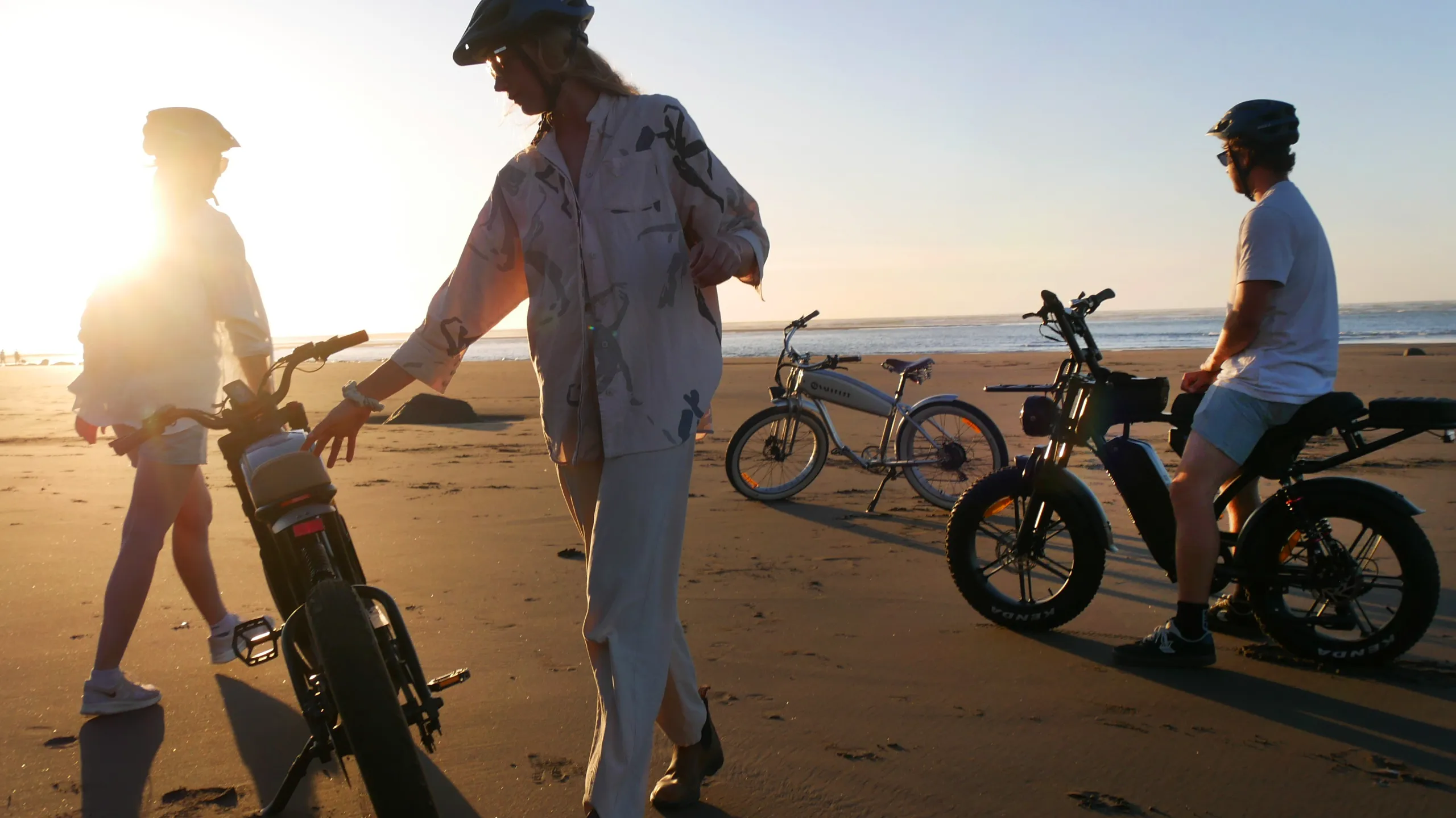 Suncamel e-bike rental Raglan