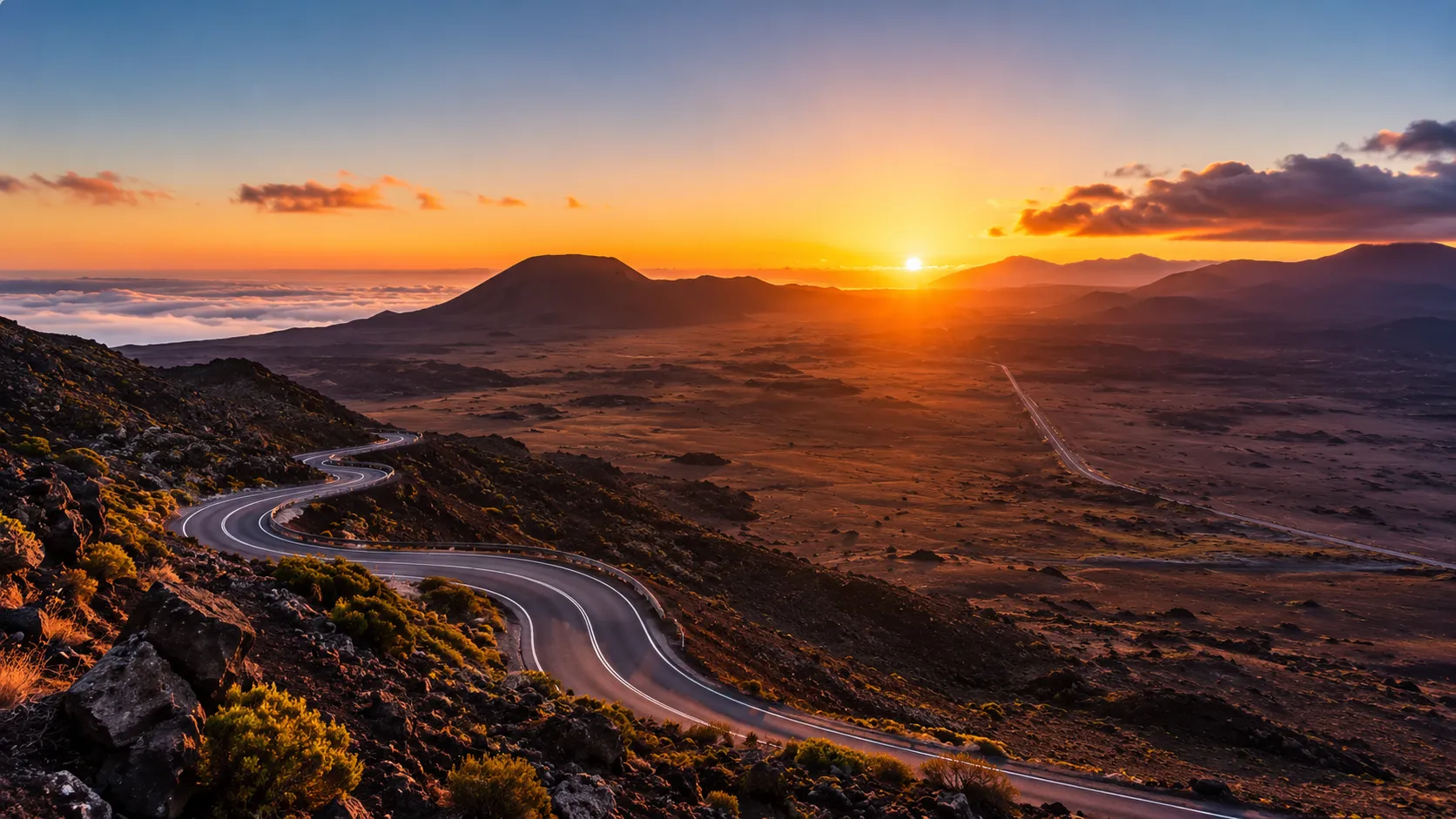 Route du Volcan au coucher du soleil – La Réunion