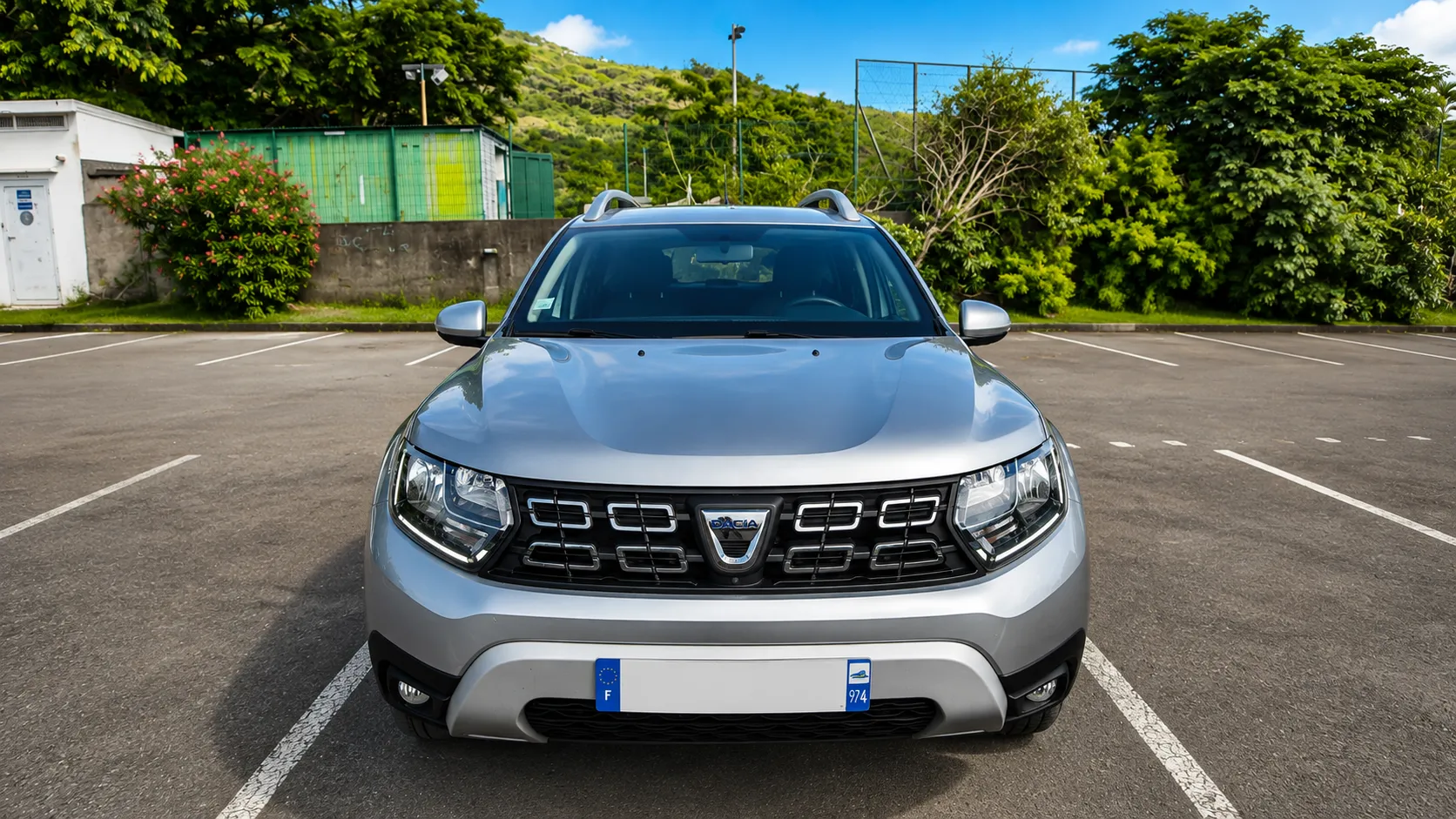 Dacia Duster gris – Location SUV à La Réunion