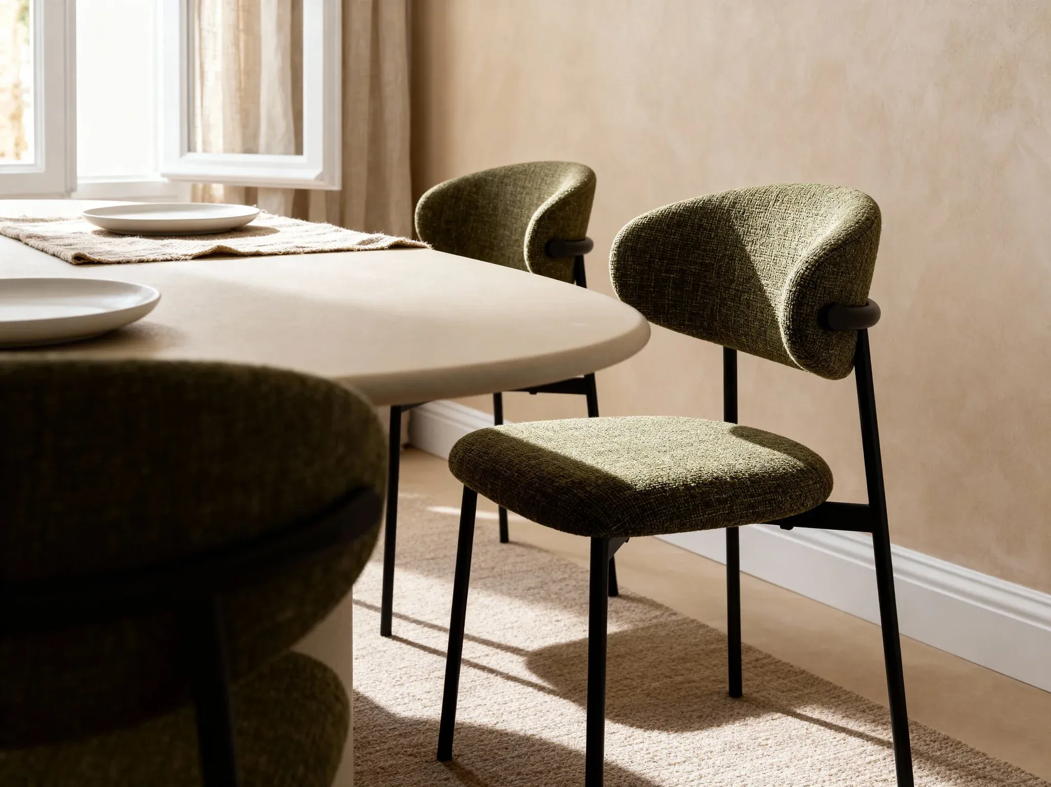 Dining chair and benches for furniture rental in Portugal