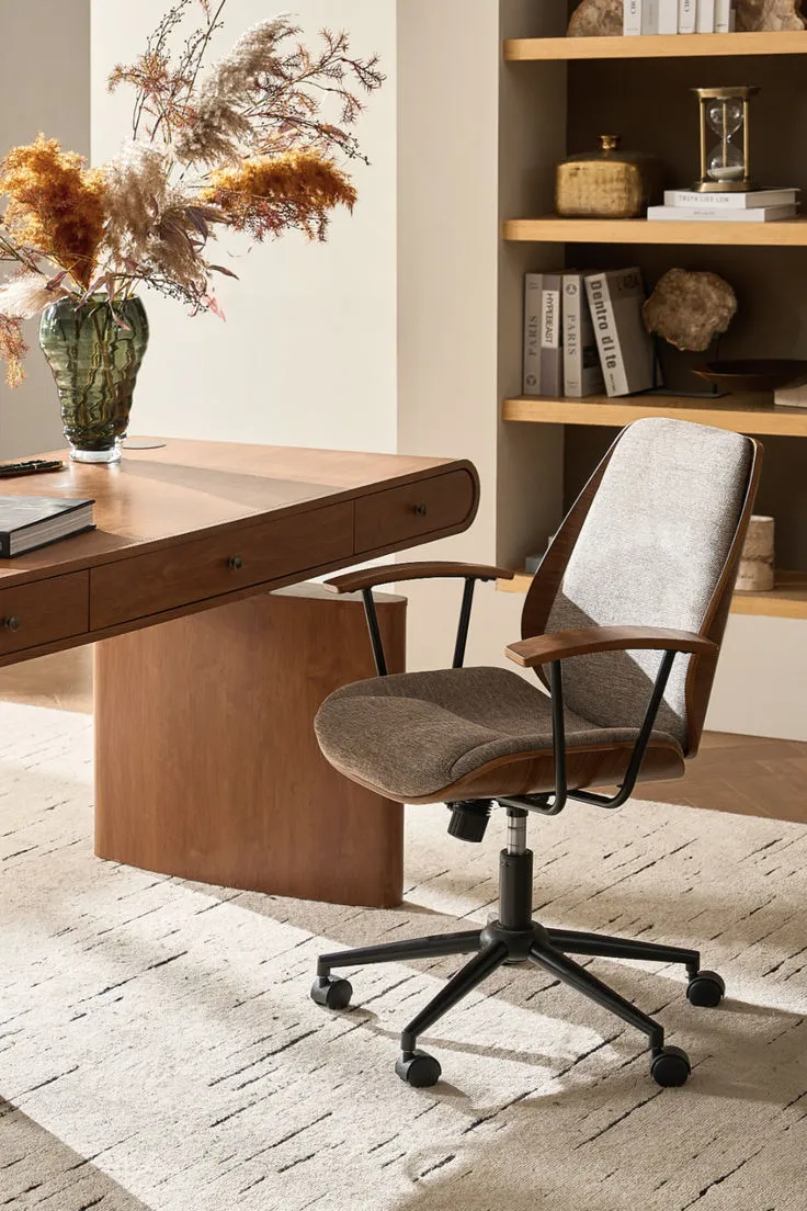 ergonomic chairs for furniture rental in Portugal