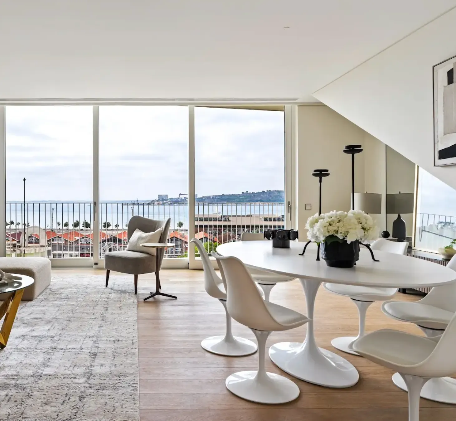 Living room furniture rental in Lisbon with sofa, rug and coffee table — Furnirent