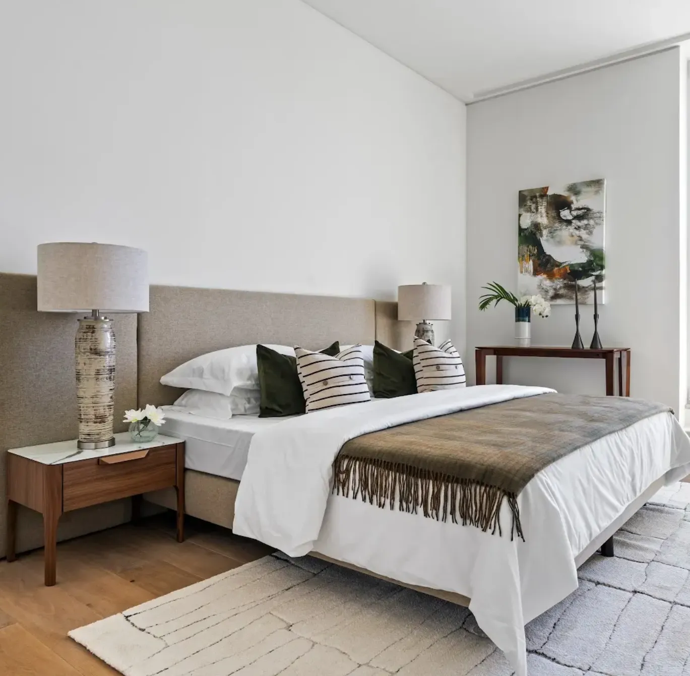 Complete furniture rental package in Porto for fully furnished homes — Furnirent