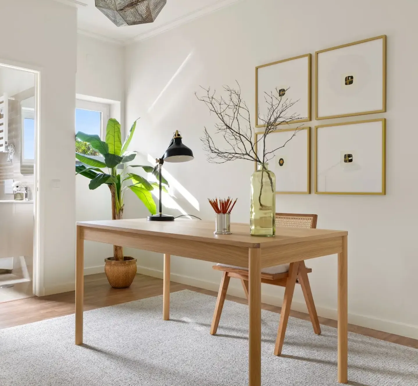 Expat living in a fully furnished Porto apartment with rental furniture — Furnirent