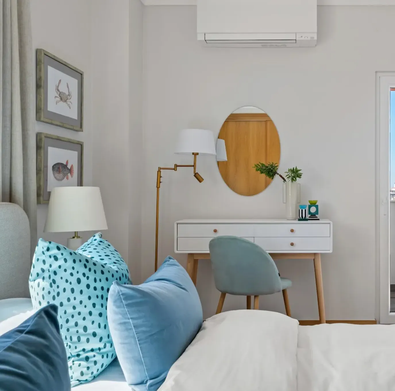 Furniture rental in Cascais with modern living room setup for expats and relocations — Furnirent