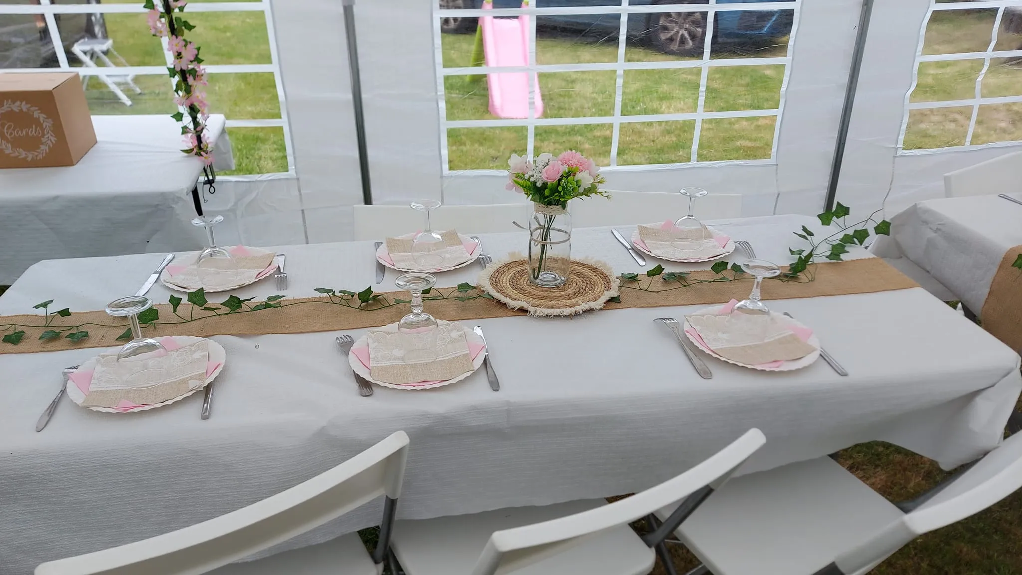 Location mobilier table chaise mange debout mobilier pour évènement réception vin d'honneur cérémonie mariage anniversaire cocktail événement Normandie réception Le Havre Seine-Maritime chaises pliantes en bois à louer blanches tables pliantes 