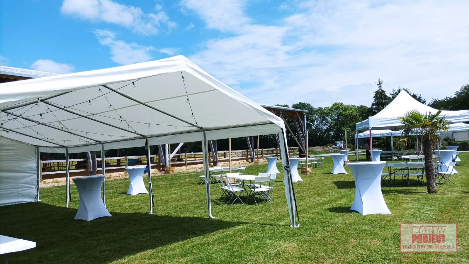 Location barnum le havre chapiteau tonnelle barnum événement réception avec lumière guinguette au Havre Normandie seine maritime caen Honfleur tente de réception à louer Deauville chapiteau Trouville Rouen Dieppe Fécamp mariage et réception en Normandie 