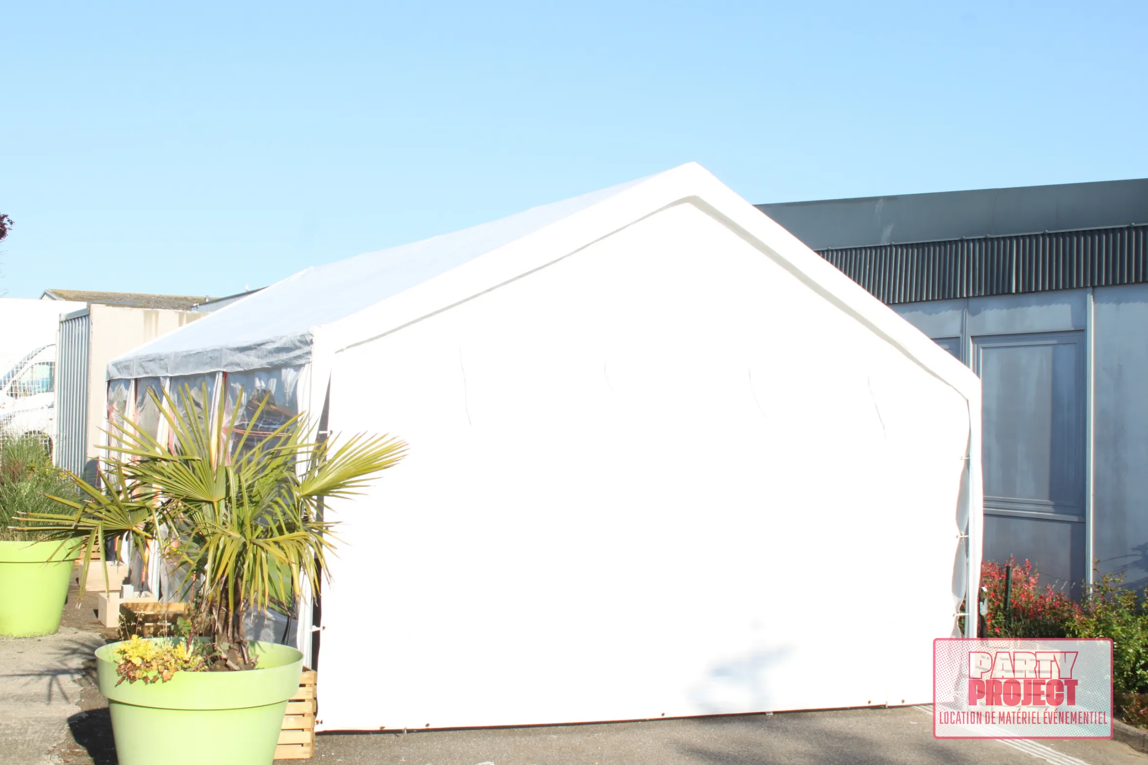 Location de barnum tonnelle tente de réception chapiteau à louer au Havre Normandie Seine-Maritime pour évènement privé professionnel anniversaire mariage vin d'honneur cérémonie