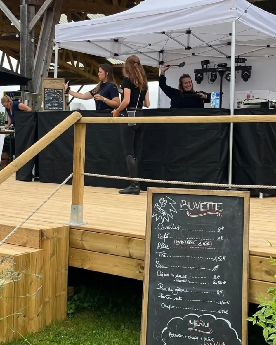 Prix Location tente stand buvette réception Normandie le havre seine maritime avec comptoir bar prix location tonnelle a louer événement cauville sur mer gainneville harfleur tarif location barnum gonfreville montivilliers reception prix barnum chapiteau a louer en normandie