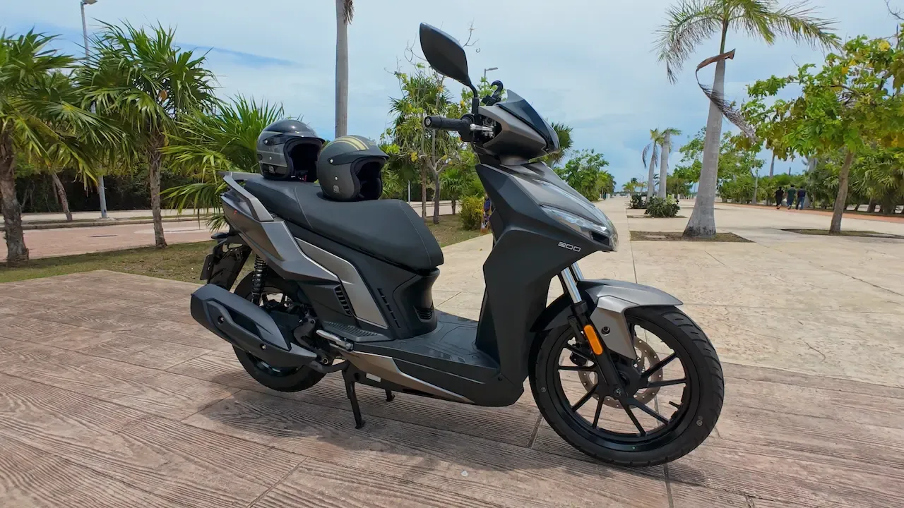 Kymco Agility for rent Malecon Cancun