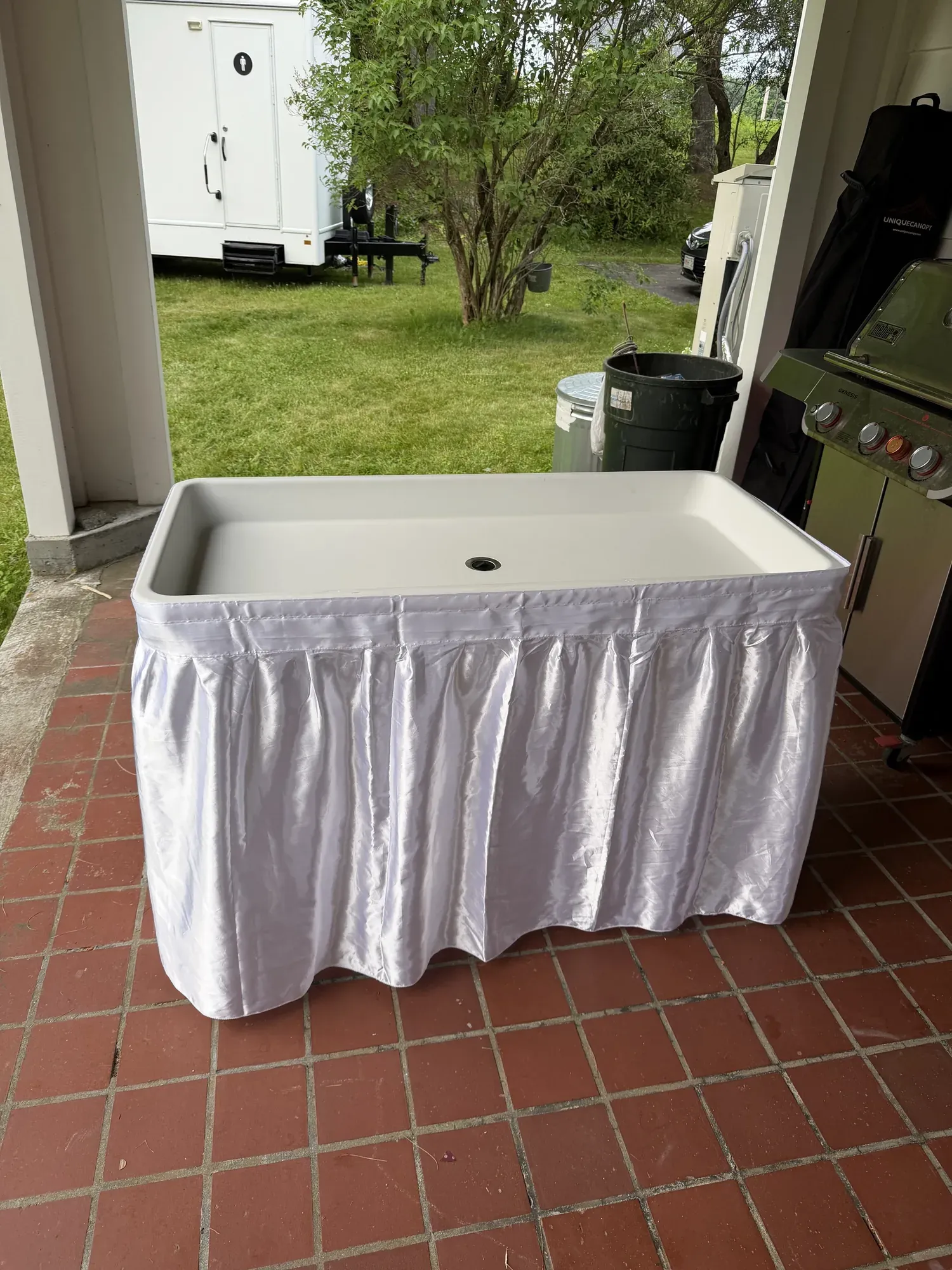 Fill &amp; chill station setup for drinks at a wedding