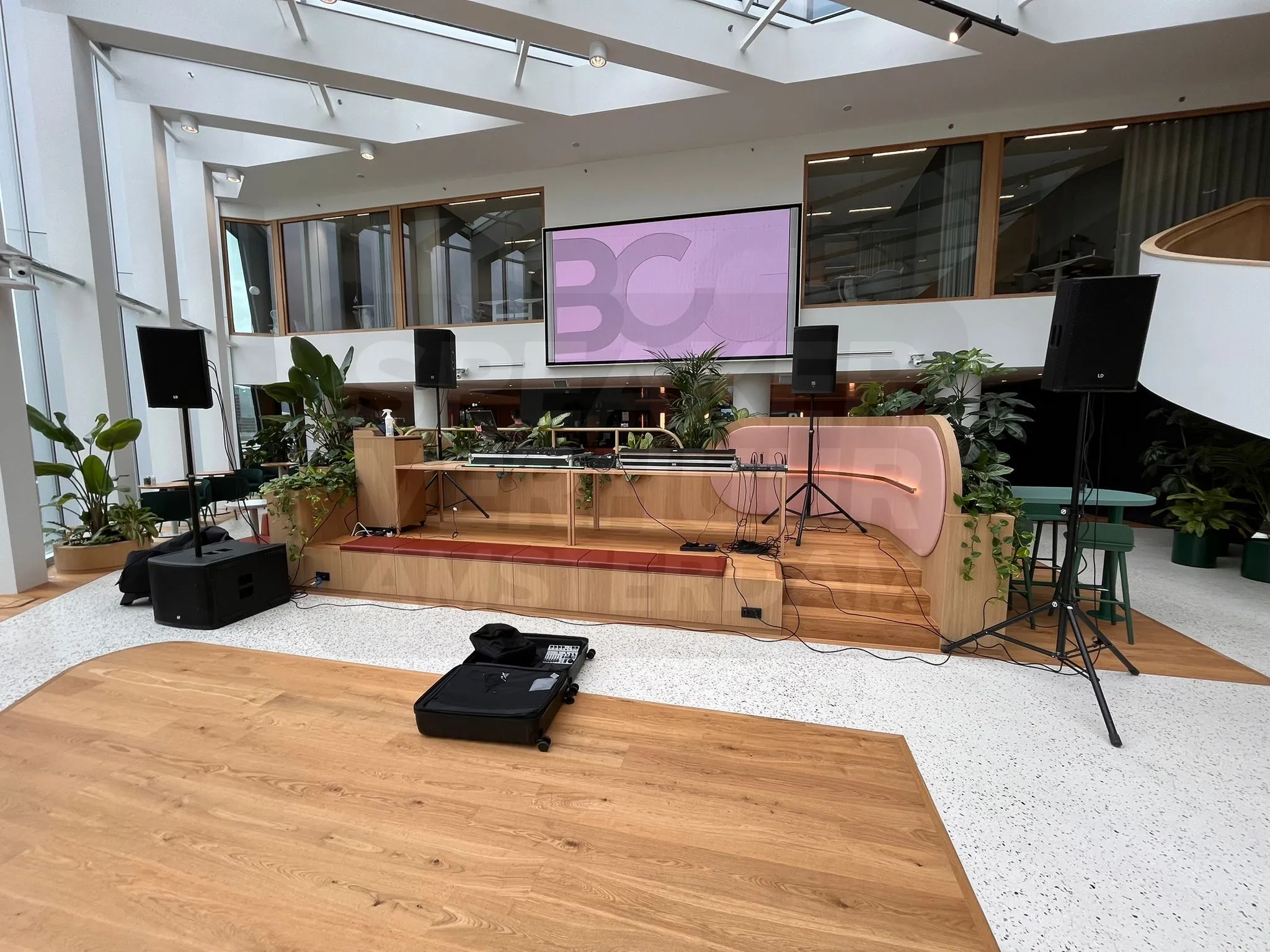 Actieve geluidsset speakerset huren Amsterdam