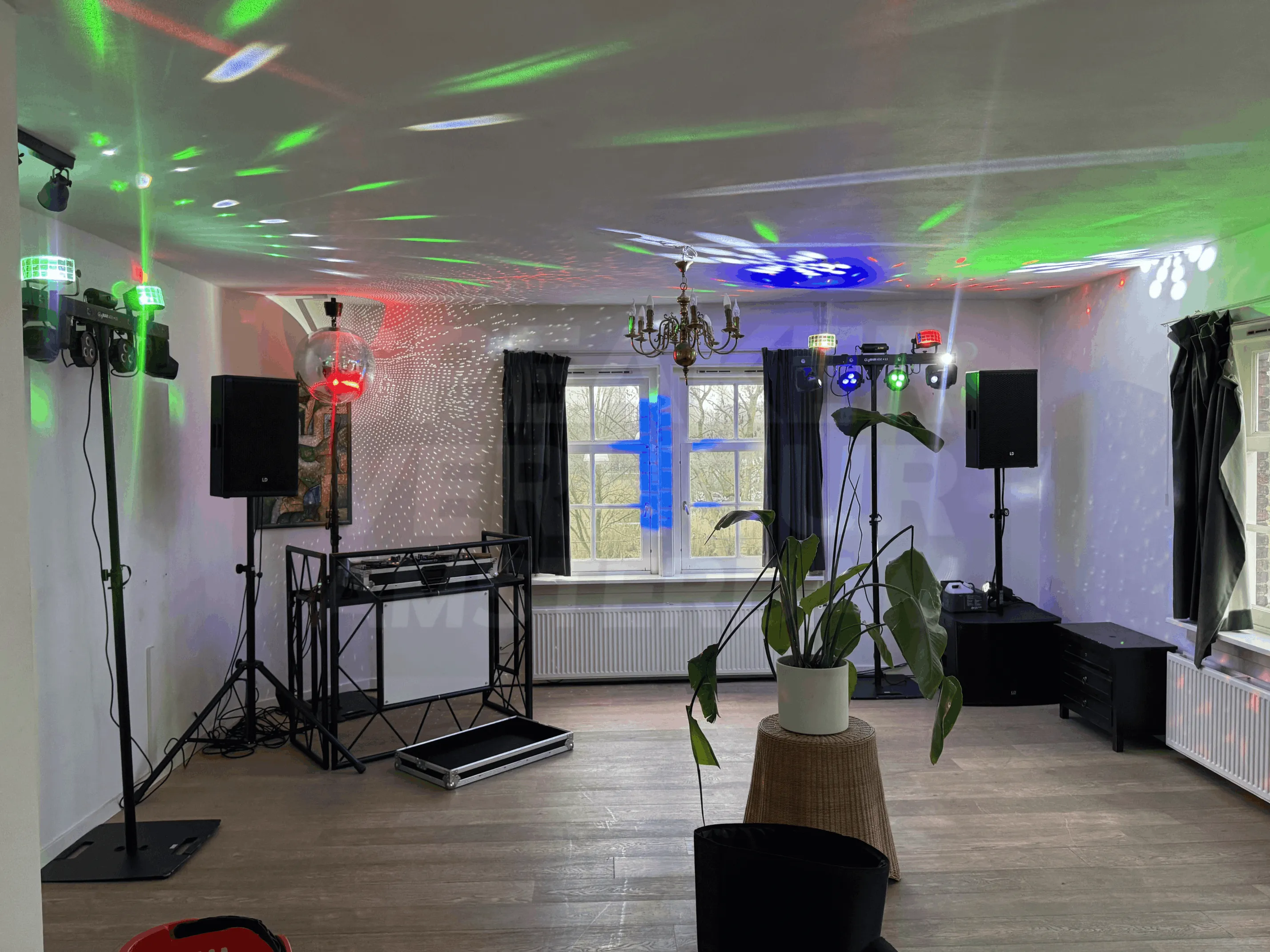 Comoplete DJ setup huren Amsterdam 