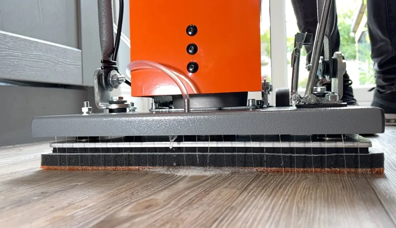 Close-up of the TileMaster 40 machine head