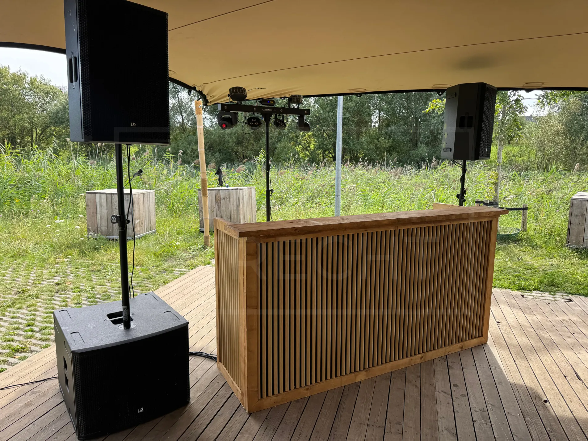 Licht en geluid huren met bezorg en ophaaloptie