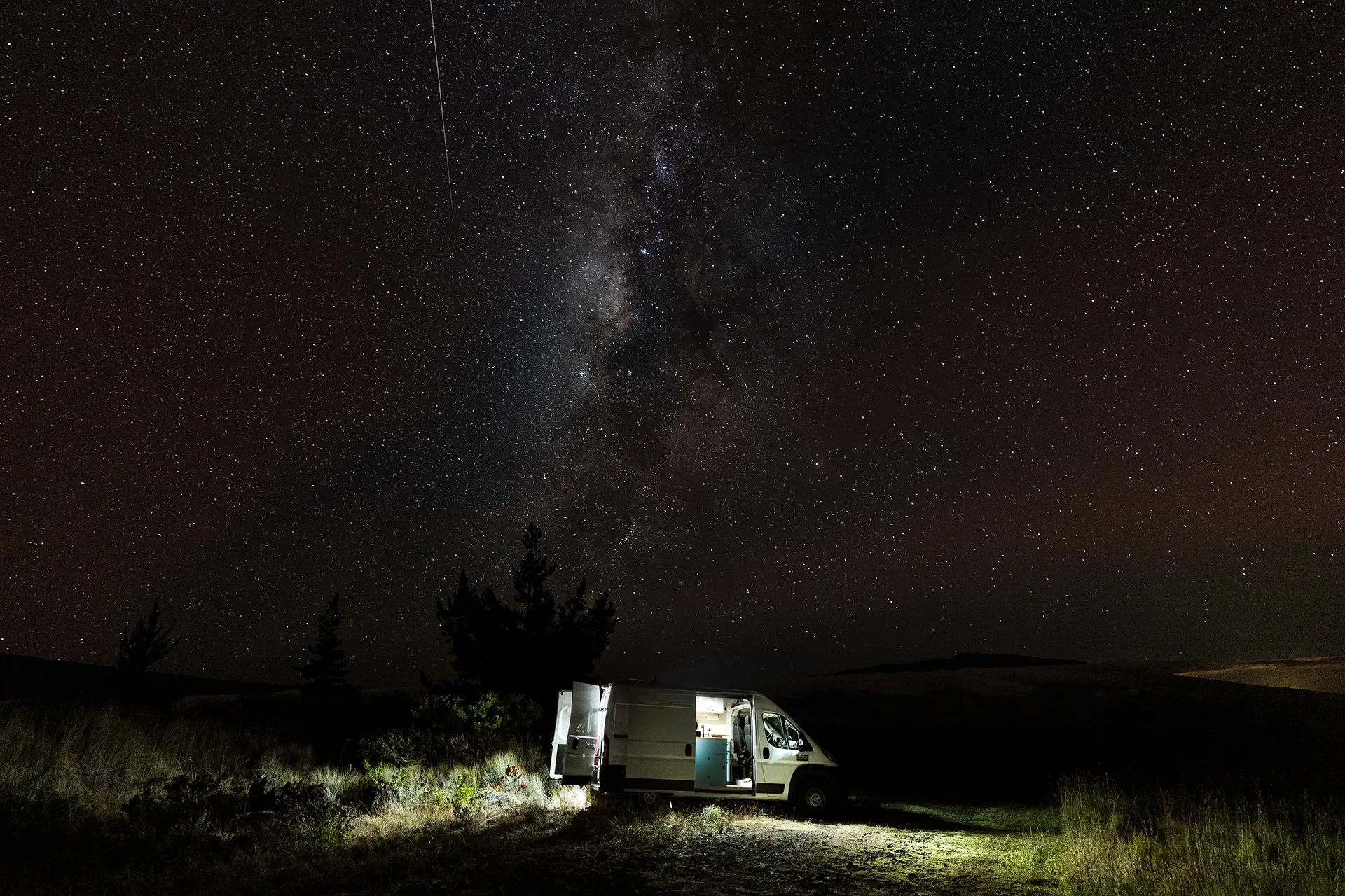 Select the pickup date and rental duration to get started with your booking.