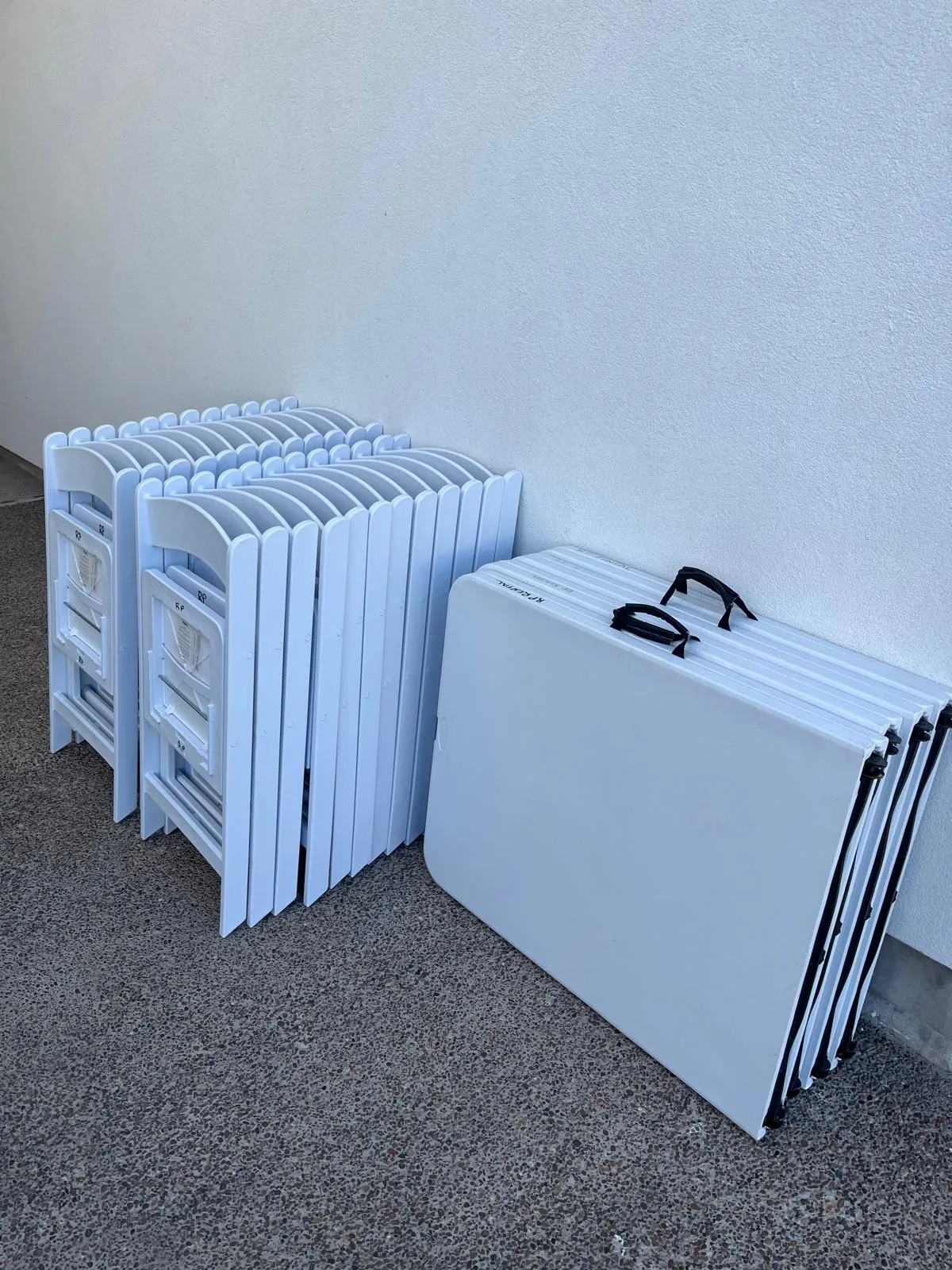 Professional chair and table delivery service for events in Laredo, TX