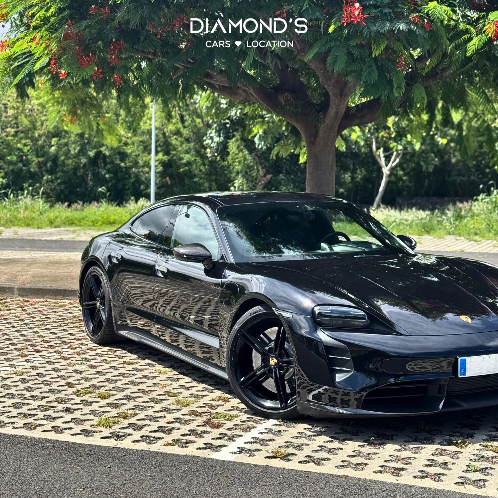 Louer une Porsche Taycan à La Réunion 974