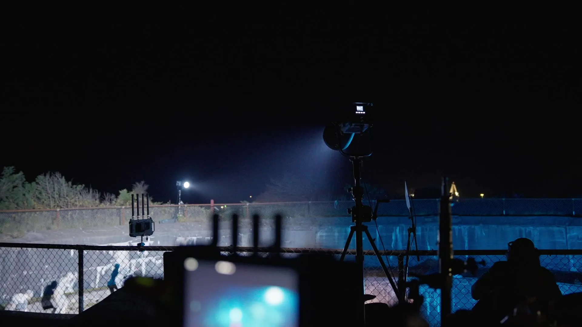 Natoptagelse med professionelt filmudstyr og lys fra 25HOUR Rental i København