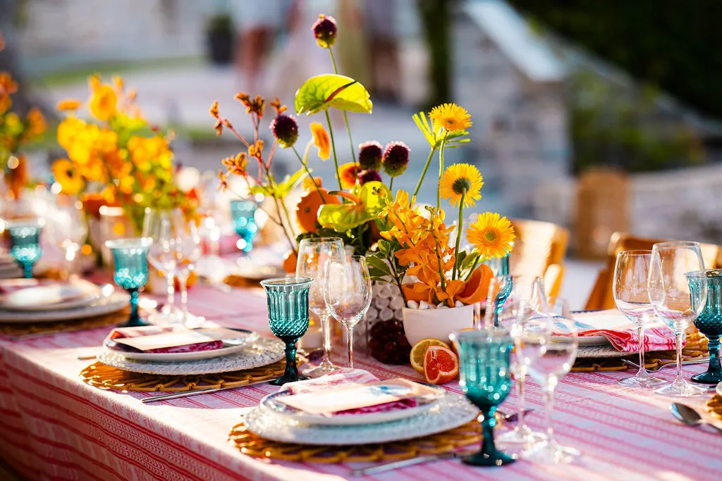 Suzie Scallop Bistro Table