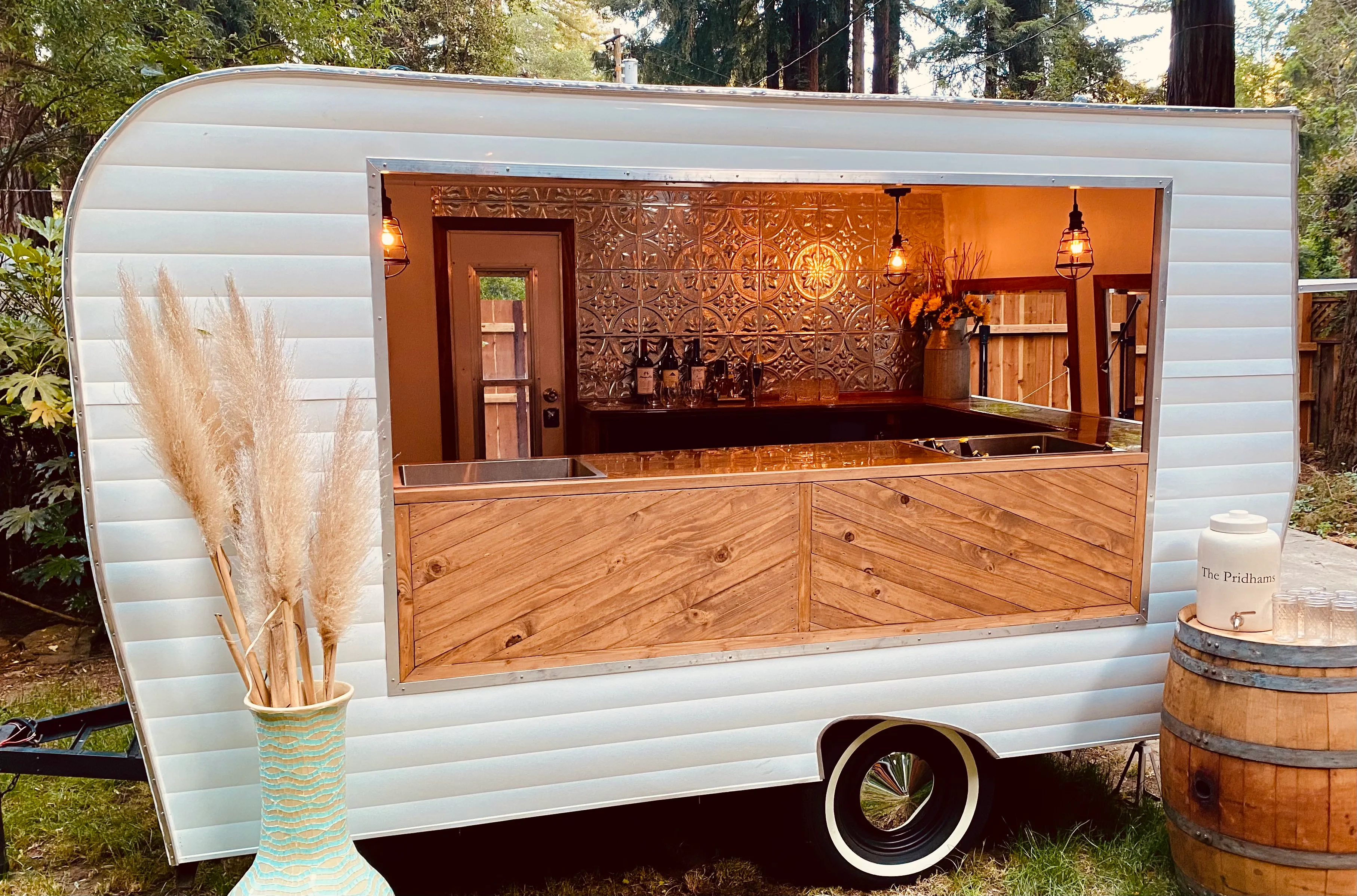 Warwick's Good Mates Mobile Bar back in Cali