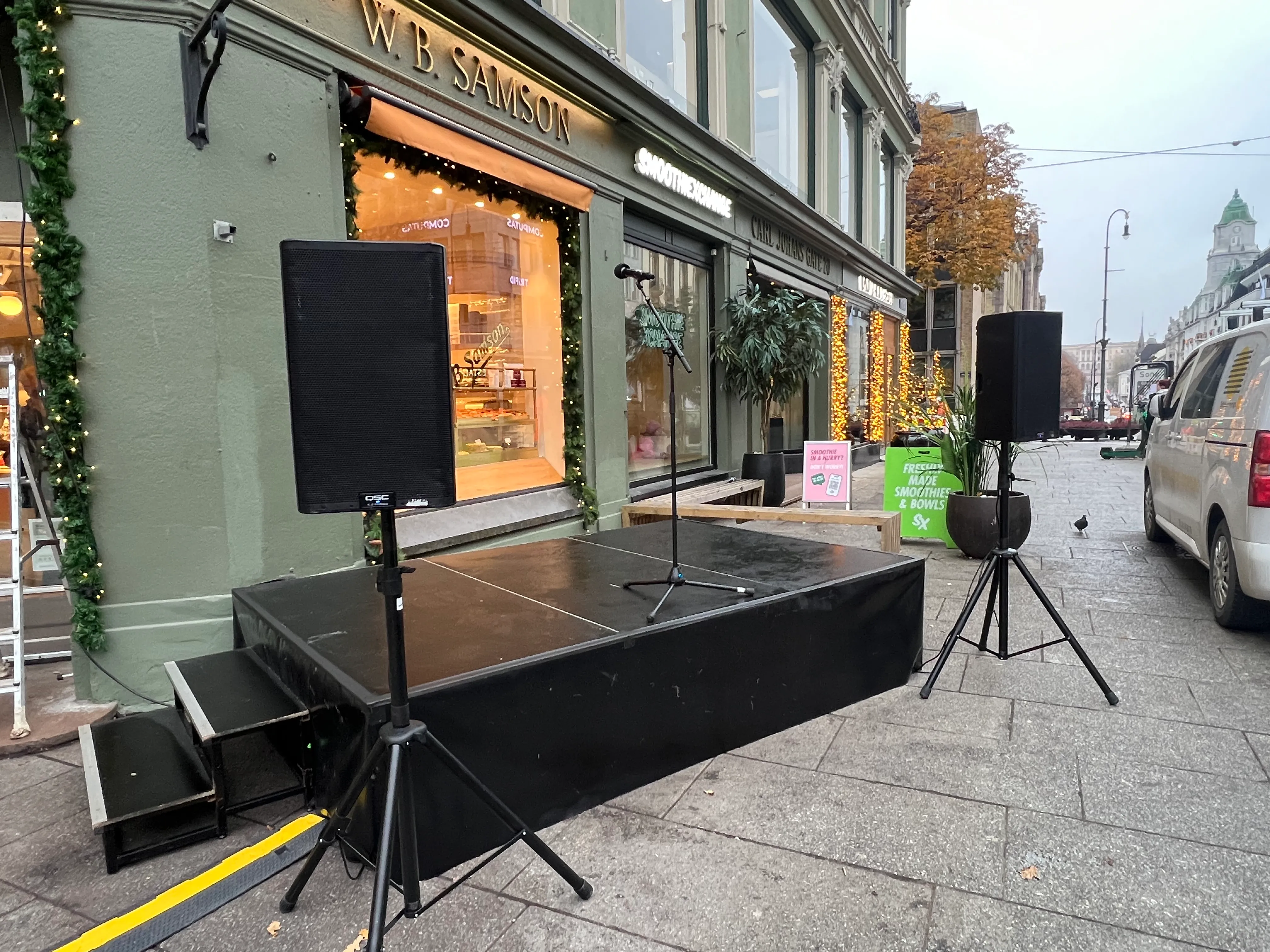 scene til demonstrasjon