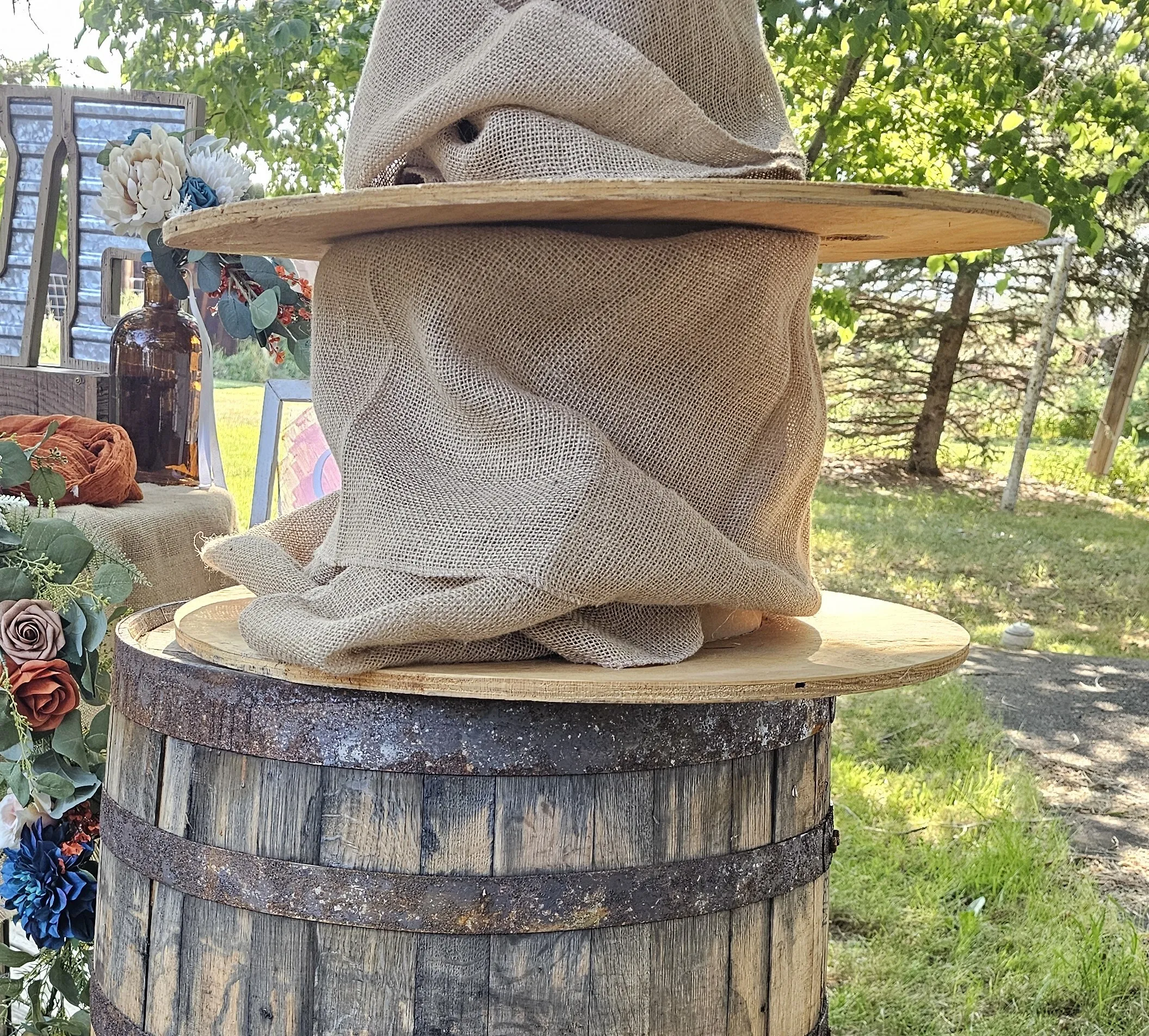 Round Spool Table Riser