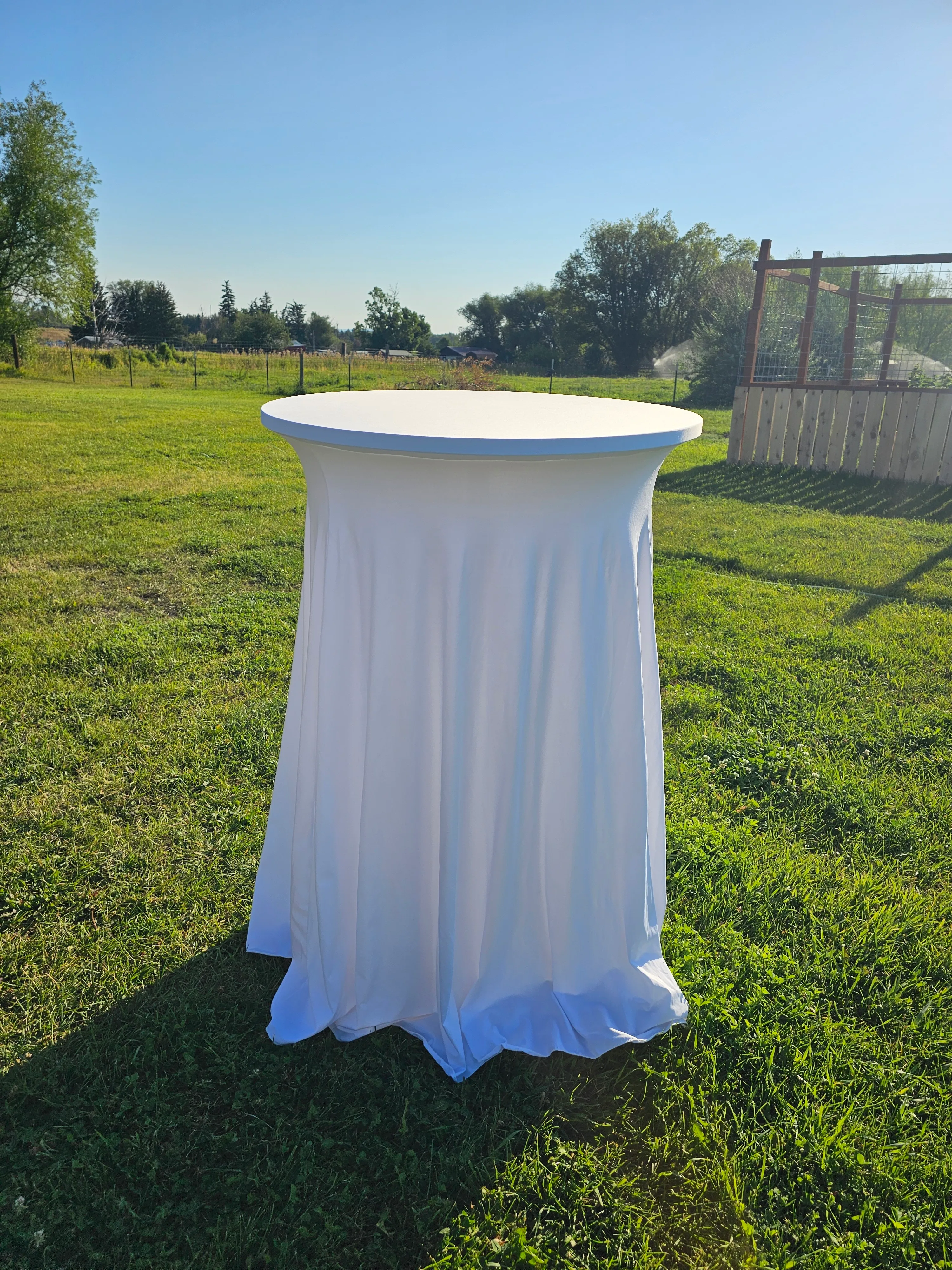 White Bar Table Table Cloth