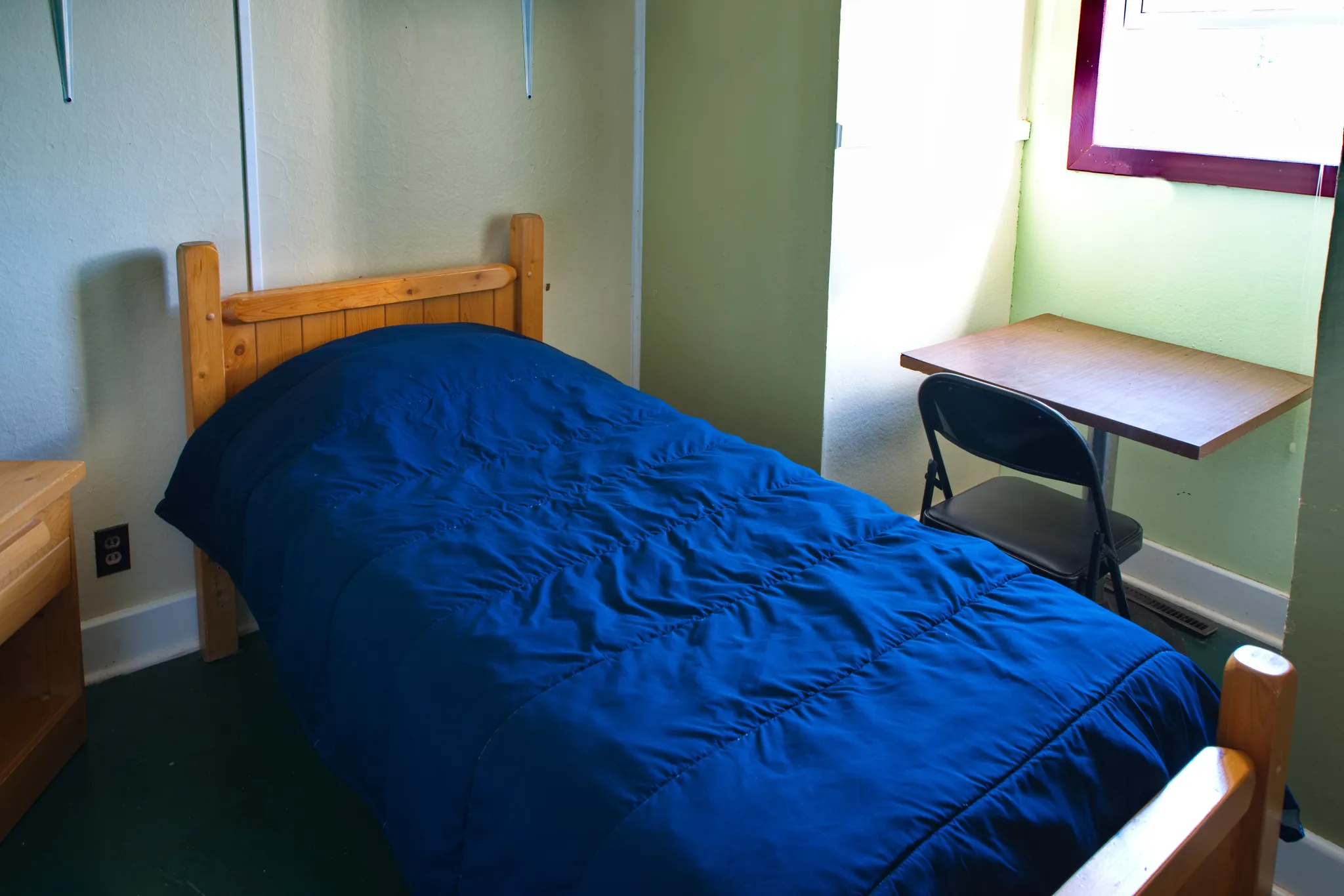 GH-11 - Chambre un lit simple - salle de bain commune