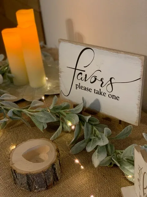 Favors Sign