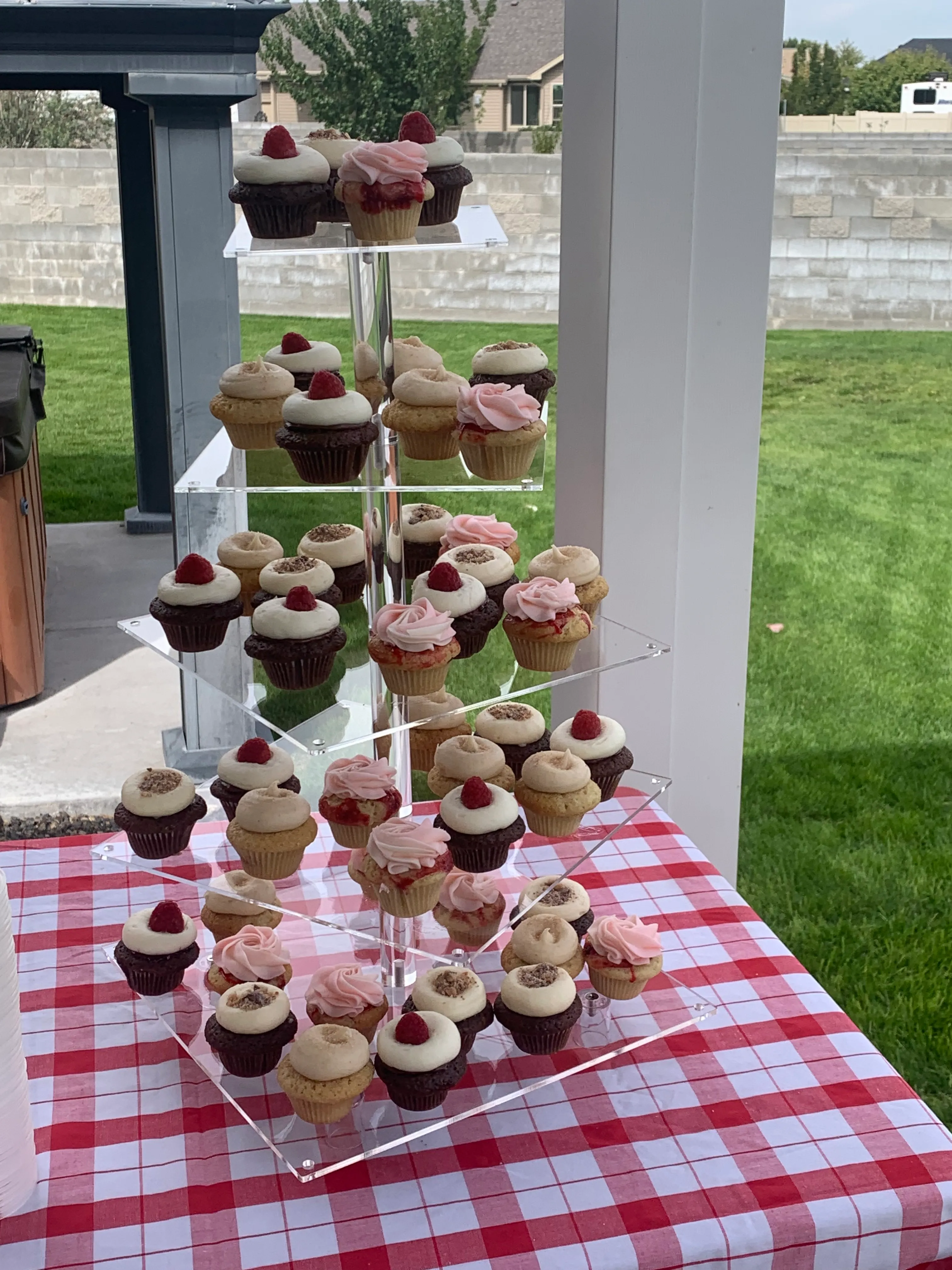 Clear Acrylic Dessert Stands
