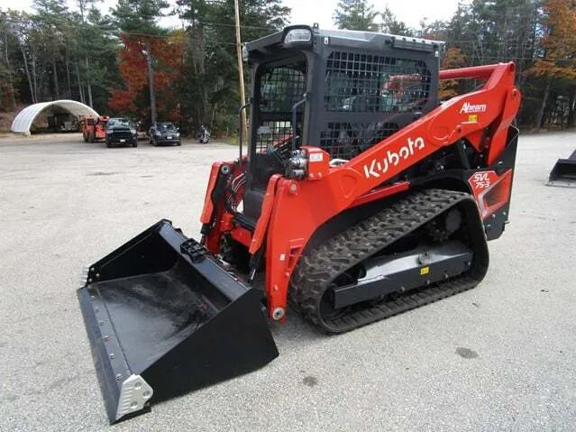 Track Skid Steer w/ Smooth Bucket - 2,000 to 2,400 lb