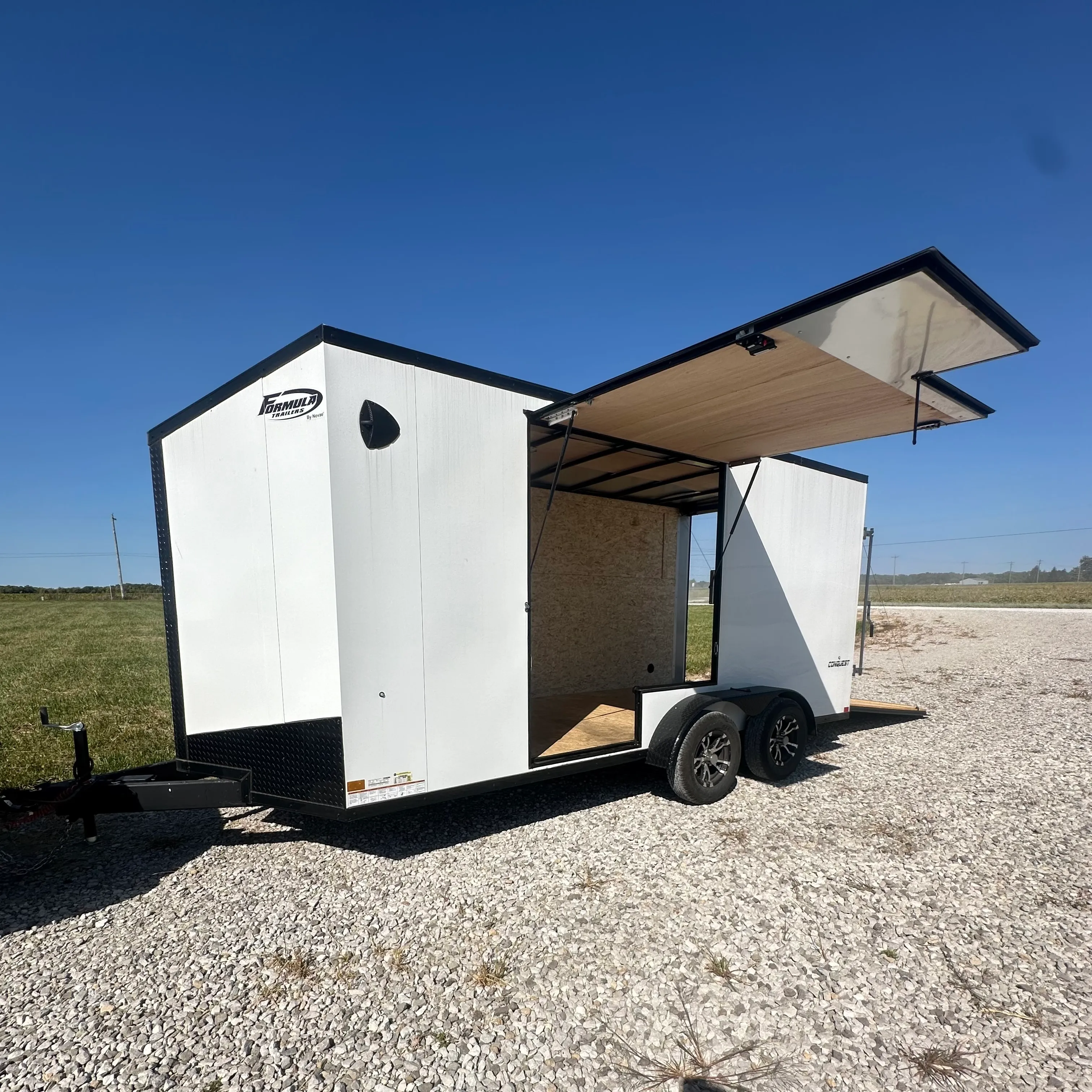 16' Enclosed Trailer (101094)