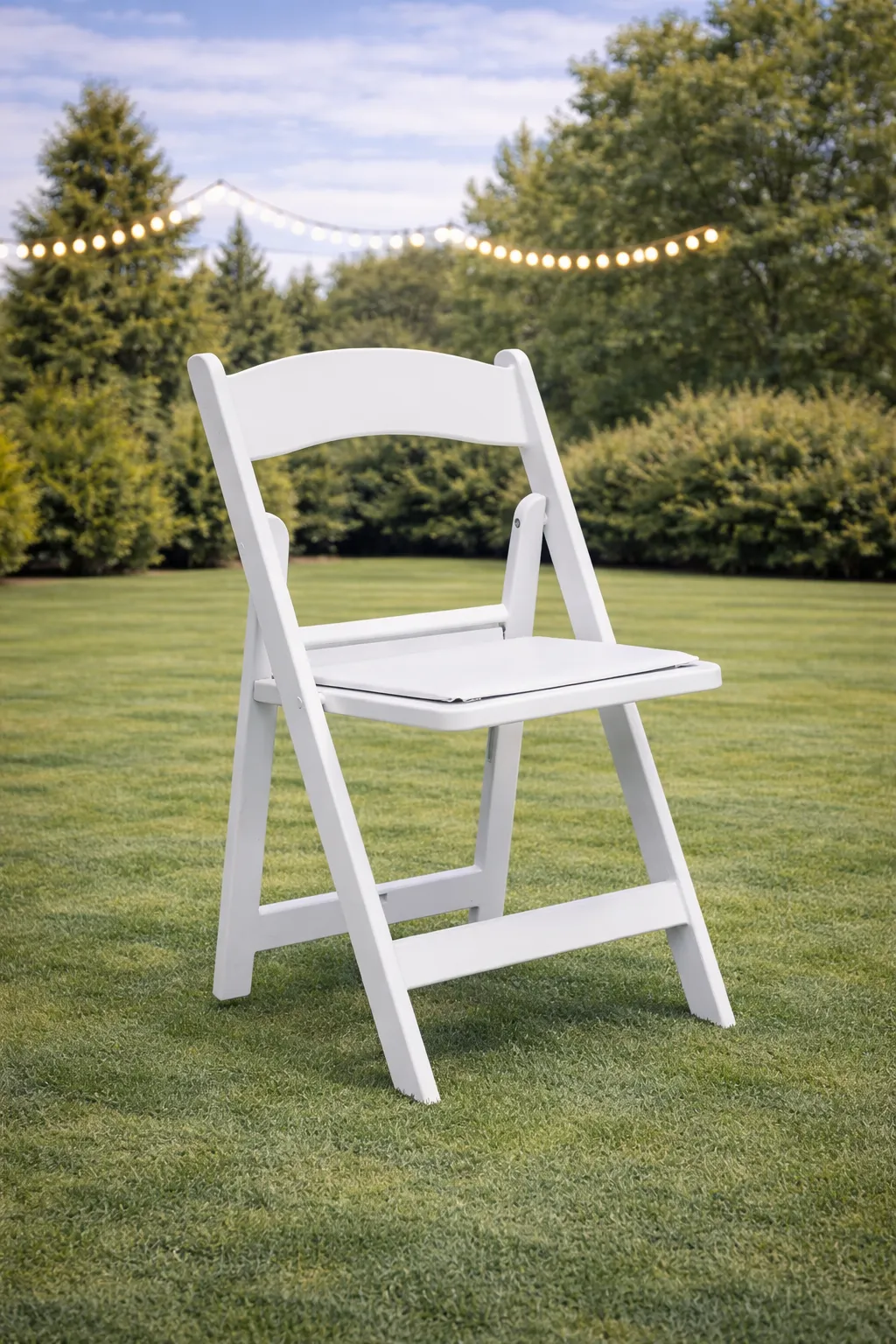 Resin garden white chairs 