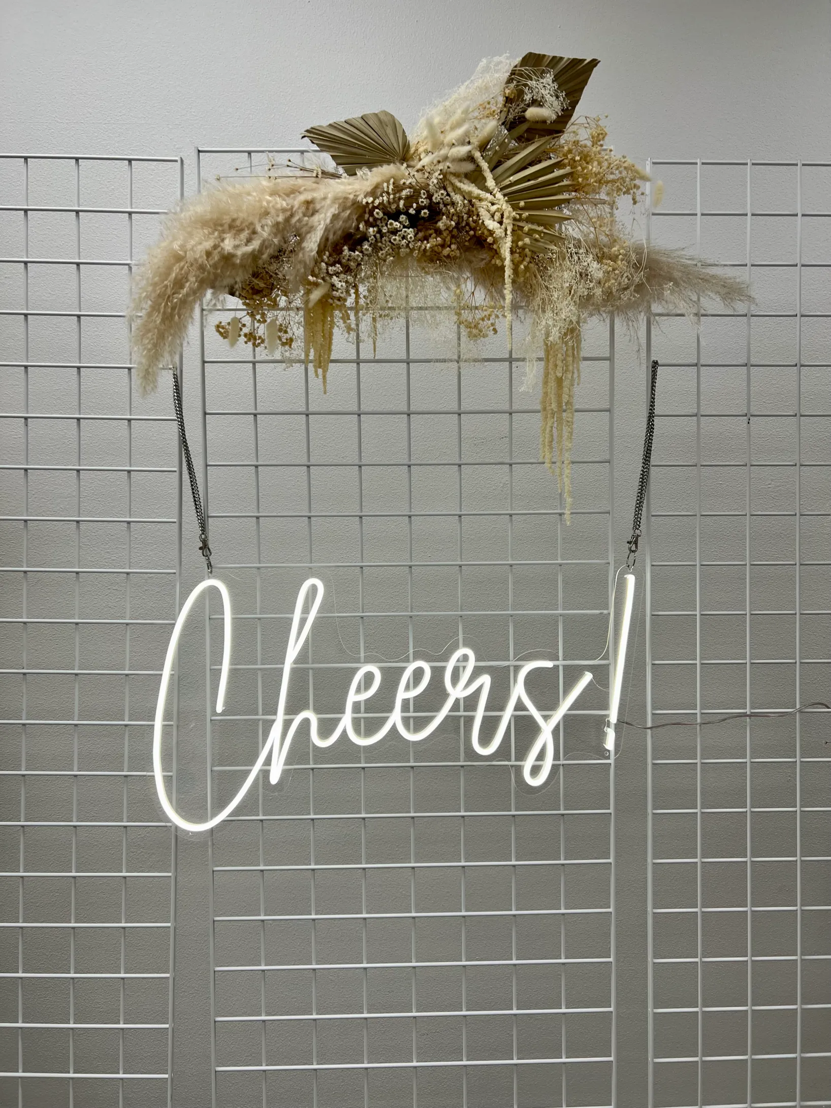 Neon Sign - Cheers