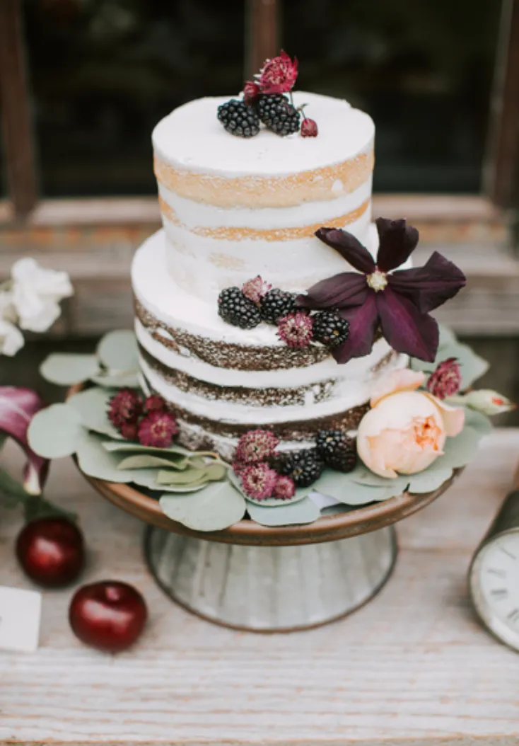 "Fannie" Metal Cake Stand