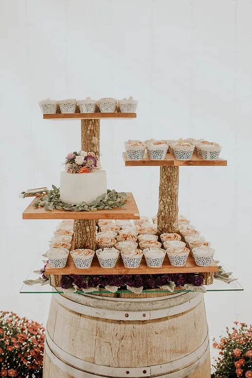 Tree trunk 3-tiered Cupcake Stand