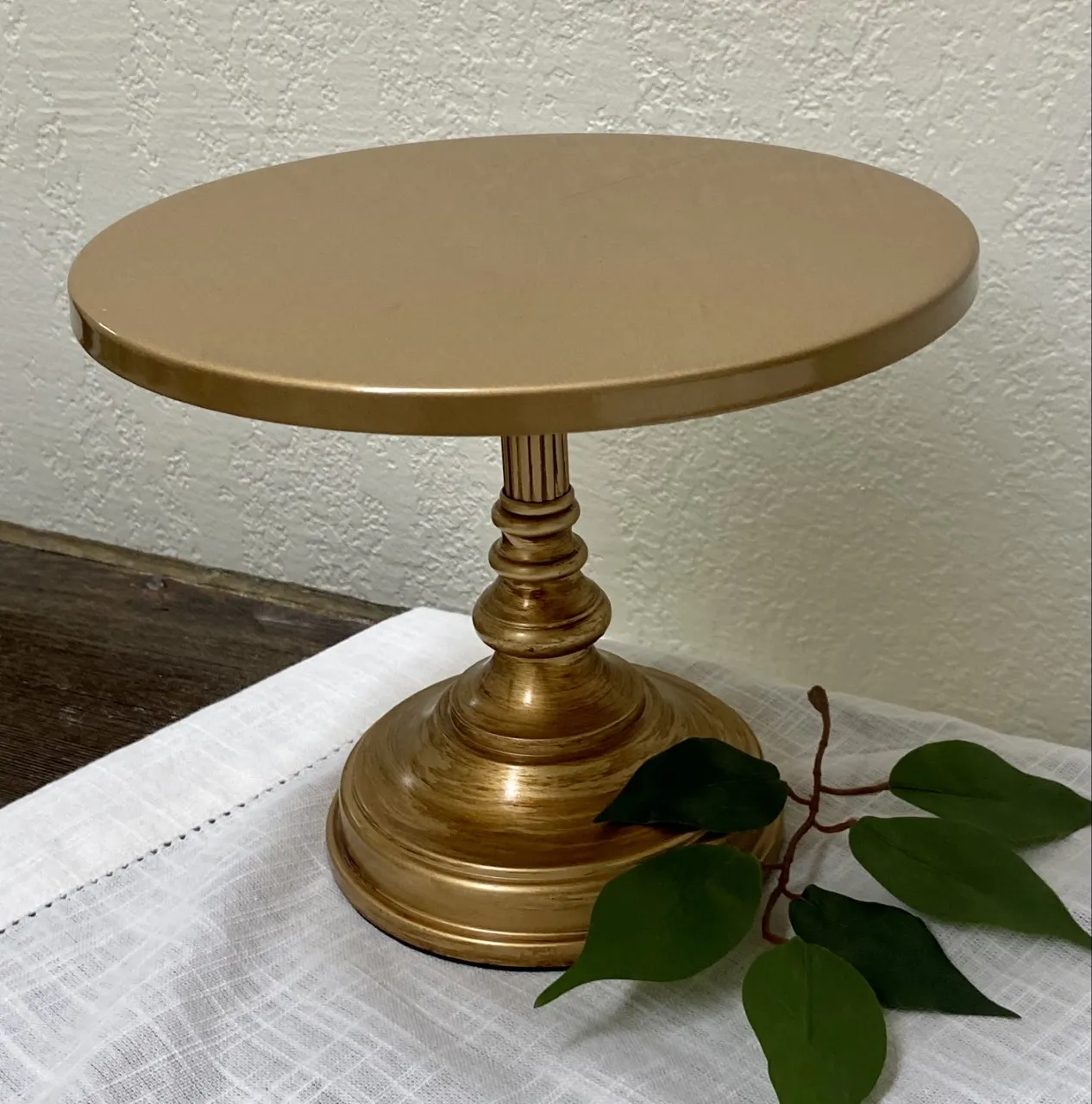 "Gaby" Metal Cake Stand