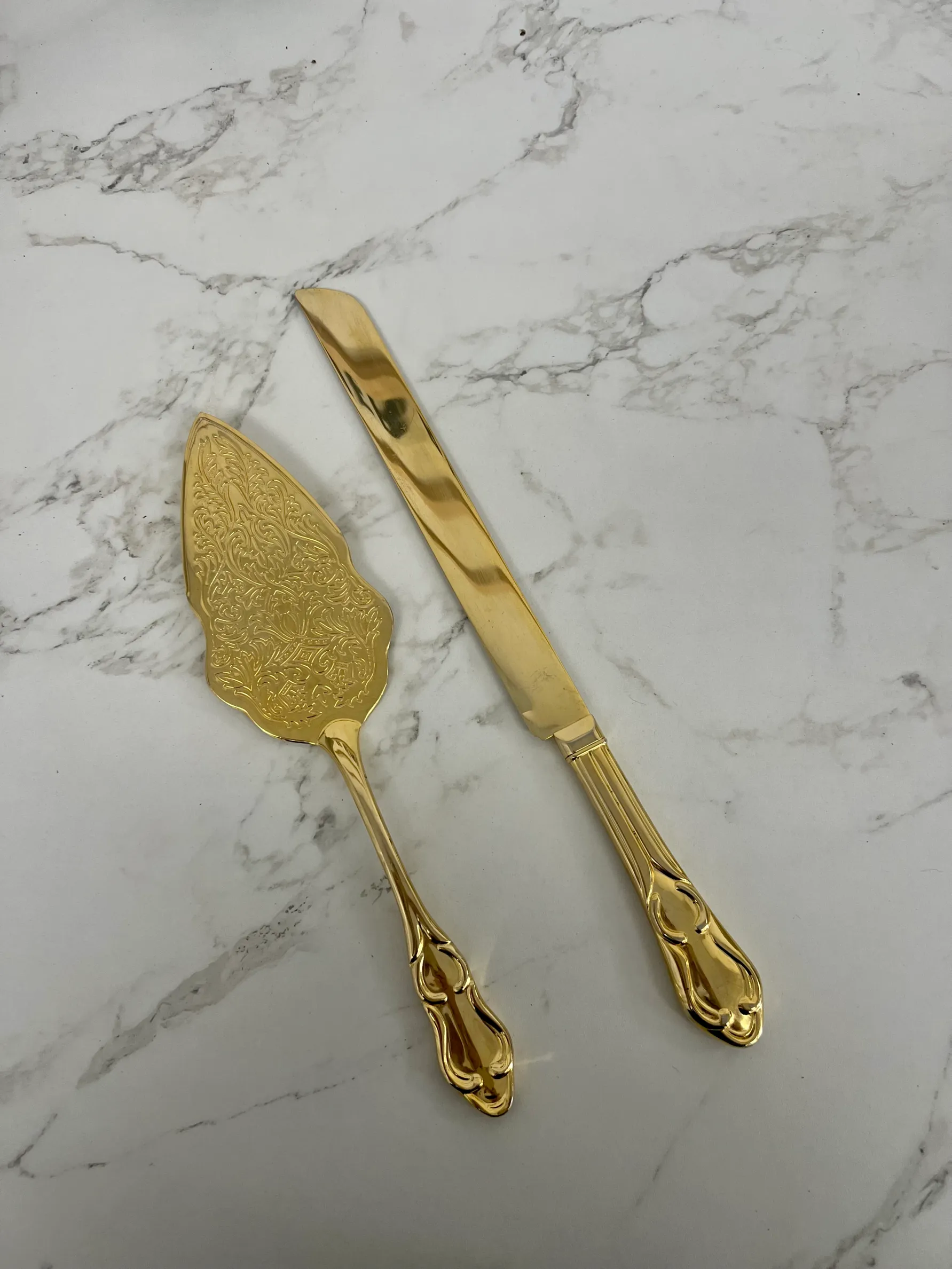 Vintage Gold Cake Cutting Tool Set