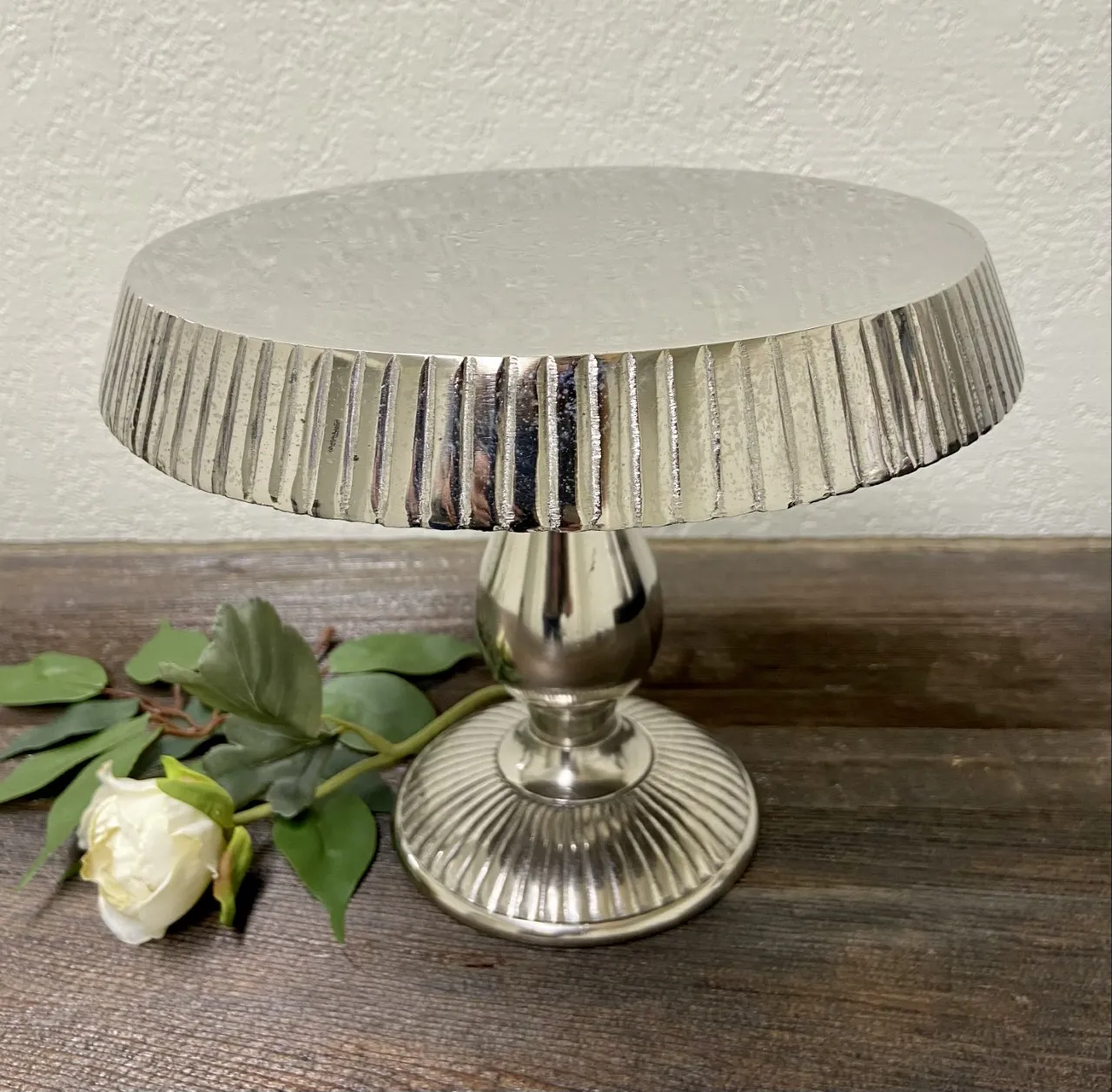 "Stevie" Metal Cake Stand