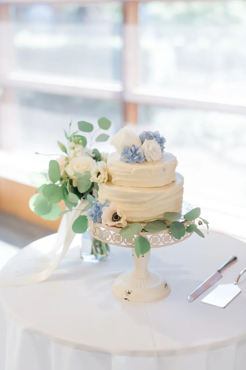 "Mae" Metal Cake Stand