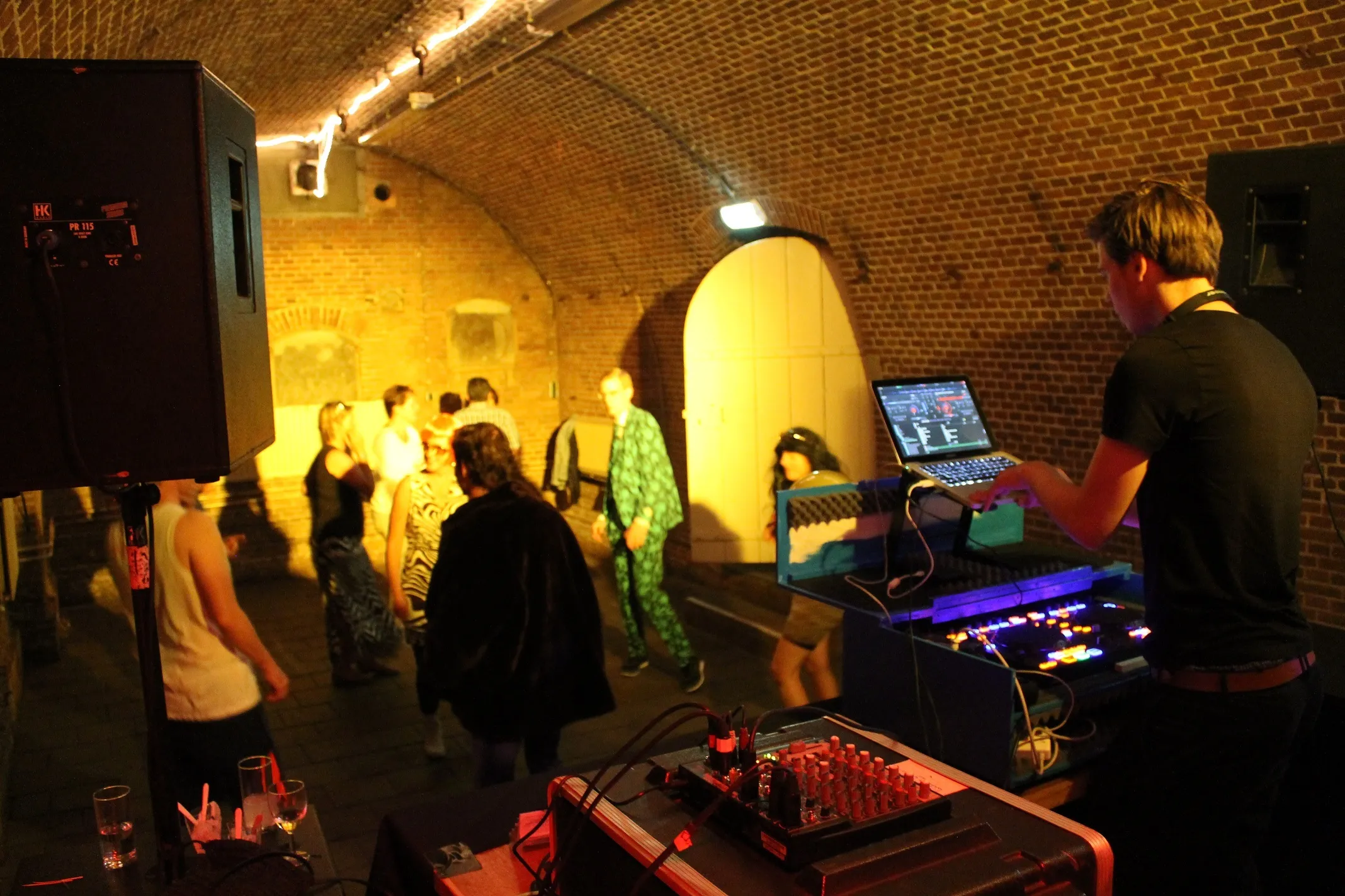 Disco pakket met DJ Meubel