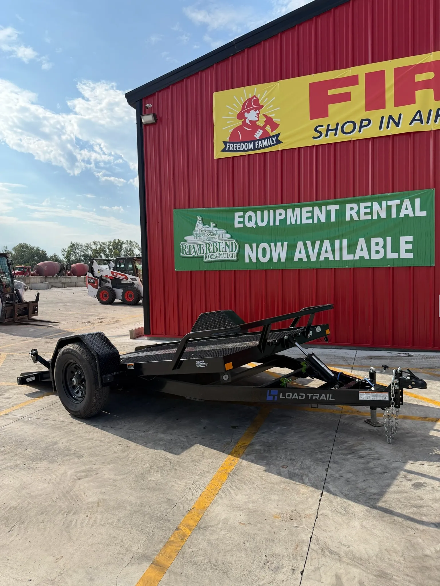 12' Equipment Tilt Trailer (7k, 4000lb Hauling Capacity)