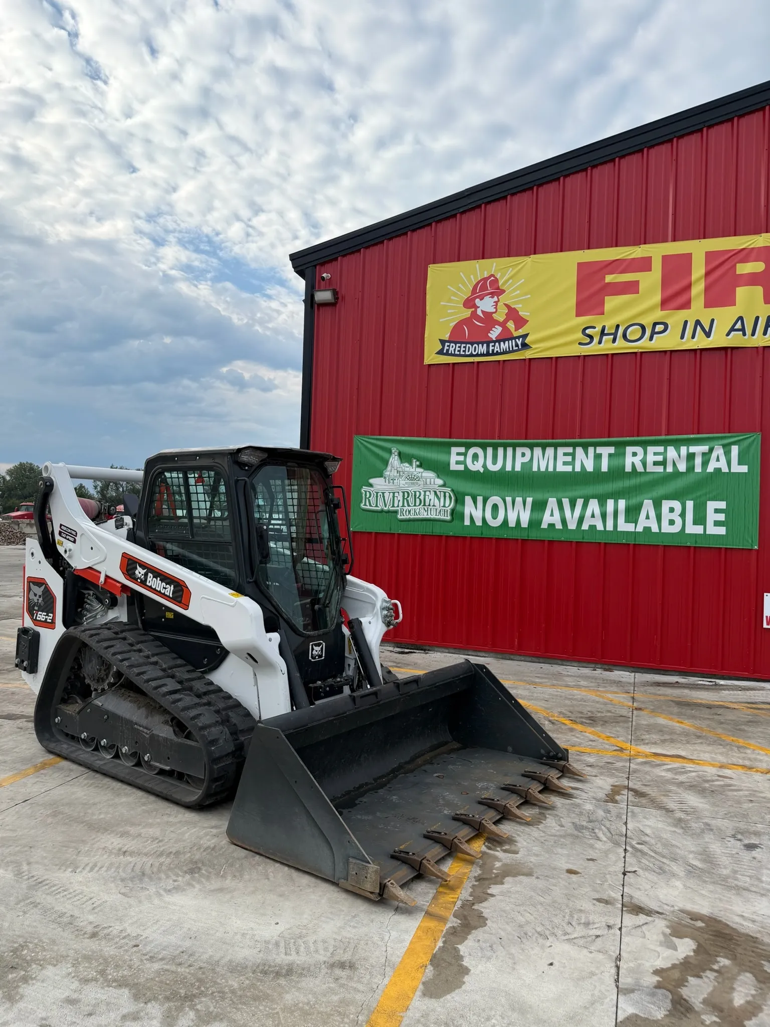 T66 W/ 24' Equipment Trailer
