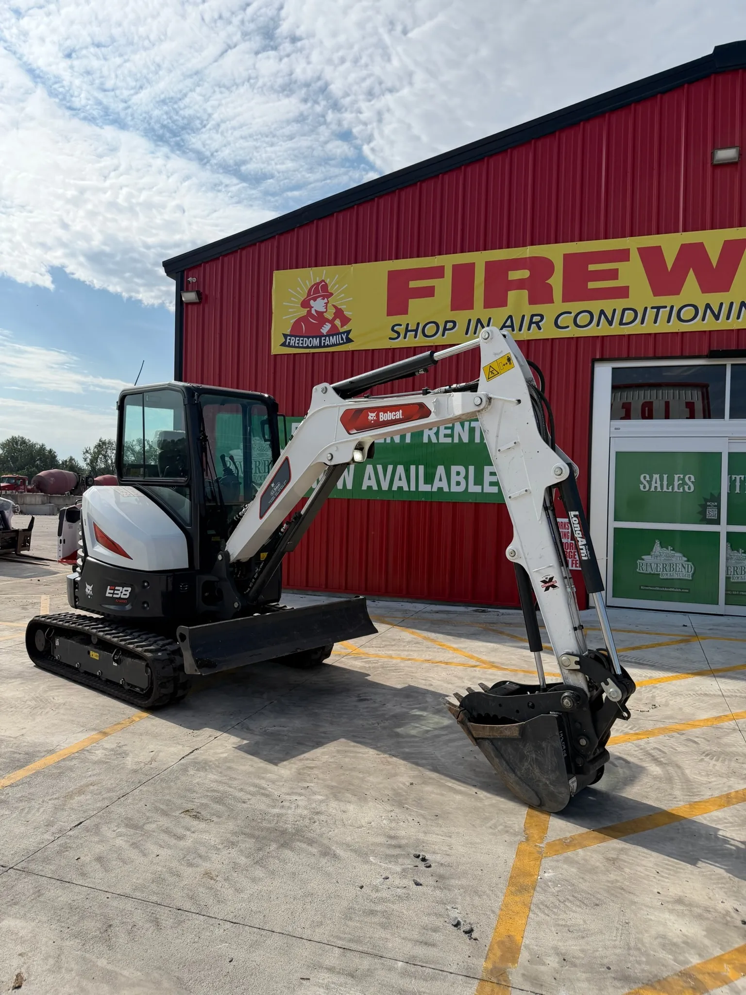 Bobcat E38 (3.8 Ton Unit, 38HP)