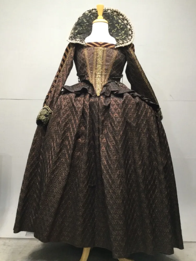 16th Century Elizabethan Gown 09040160